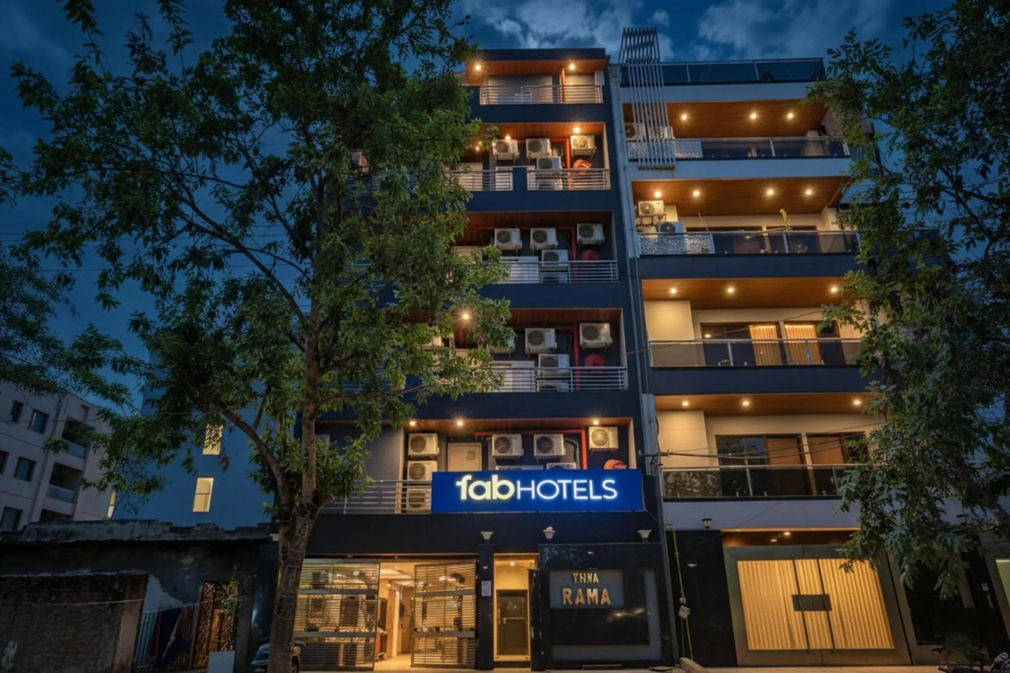 Property building in Via Rama