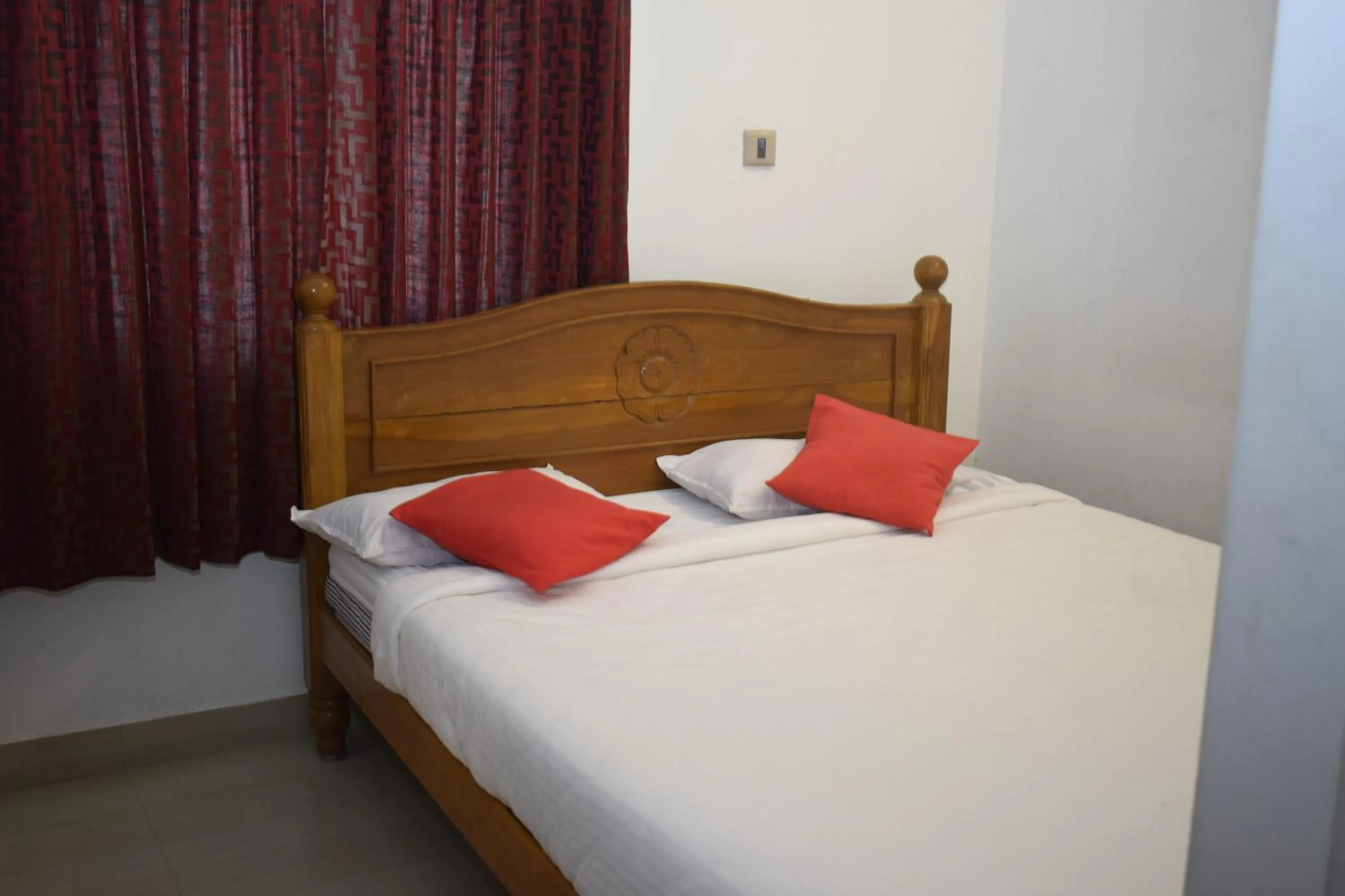 Bed in Haleemas Residency