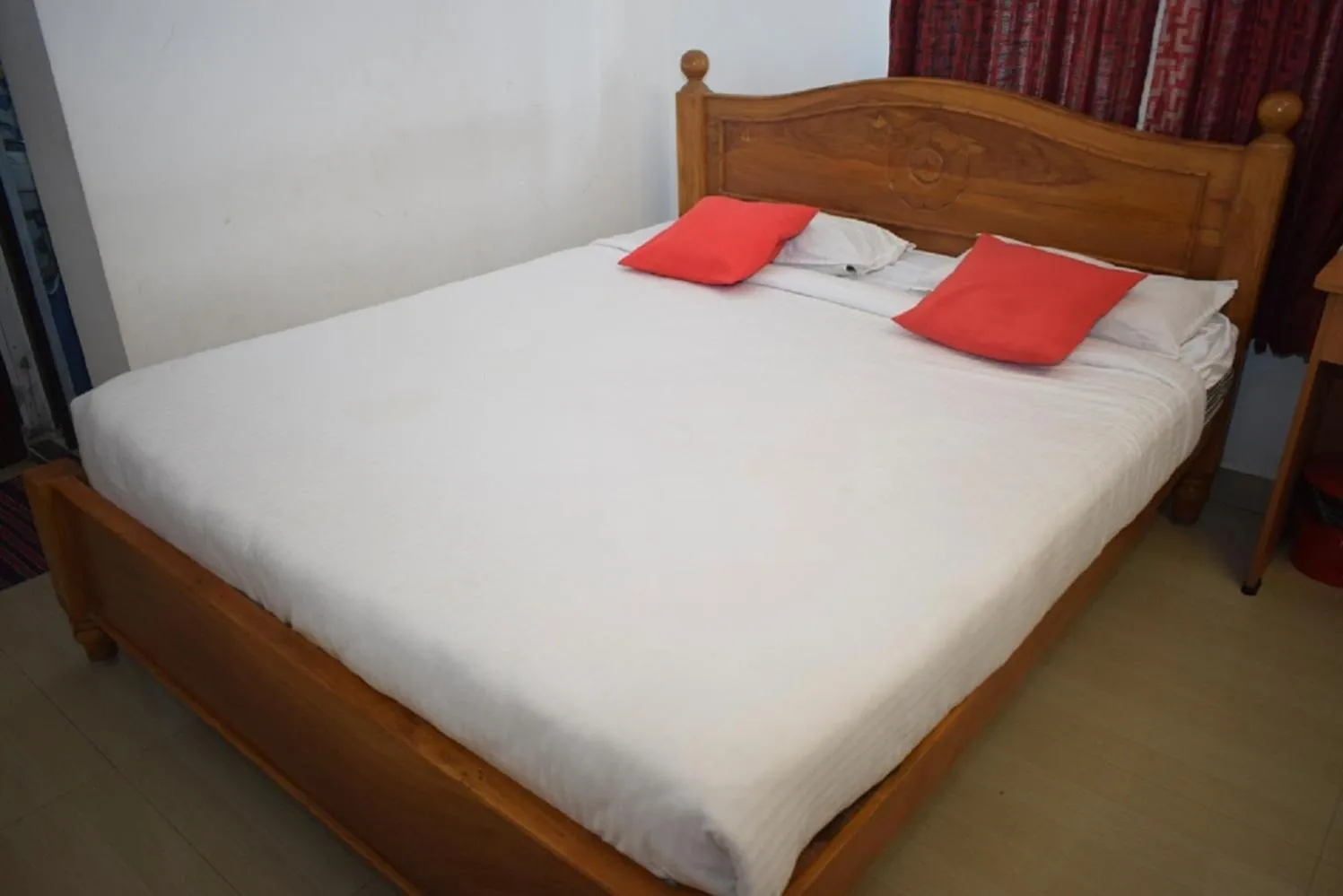 Bed in Haleemas Residency
