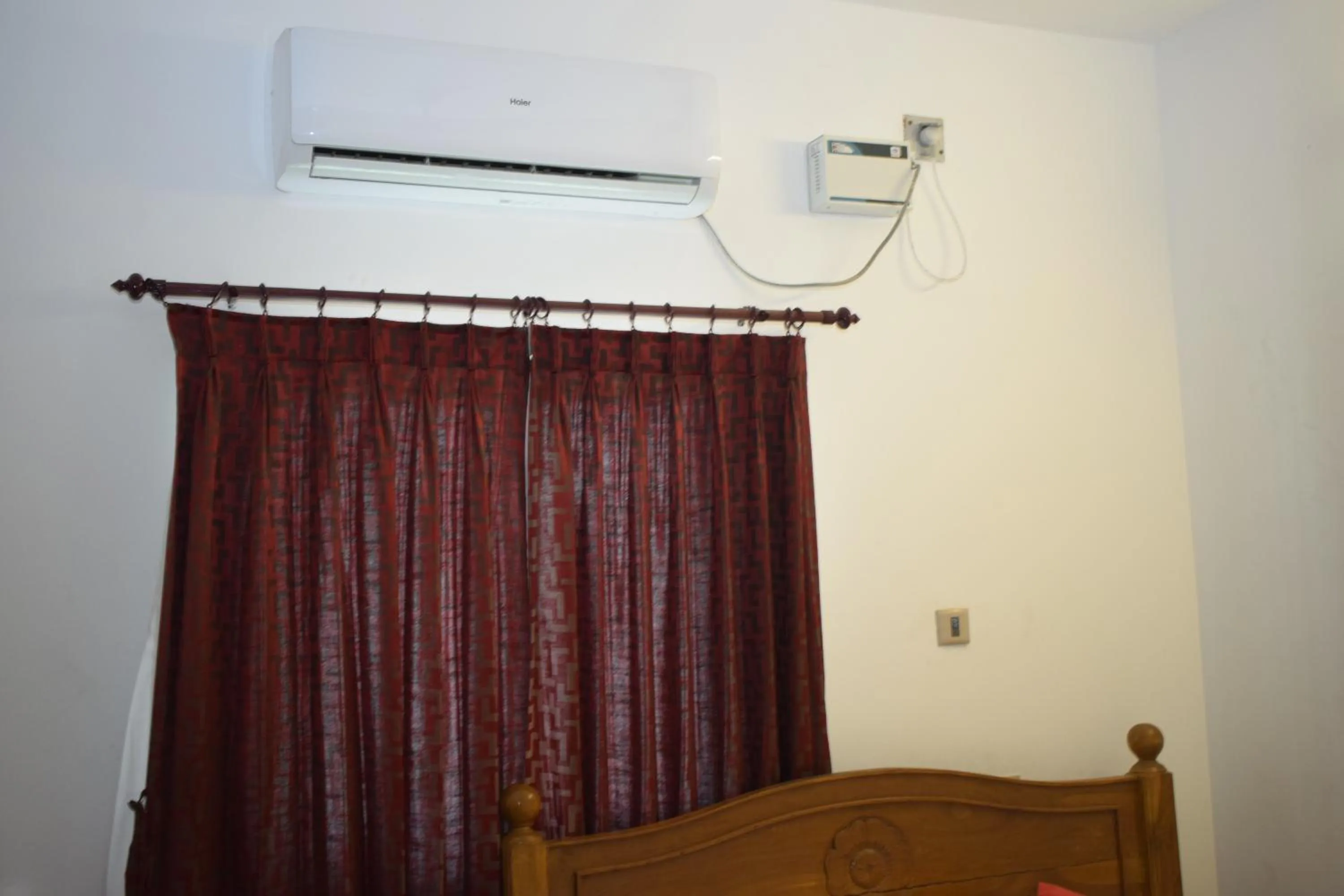 Photo of the whole room in Haleemas Residency