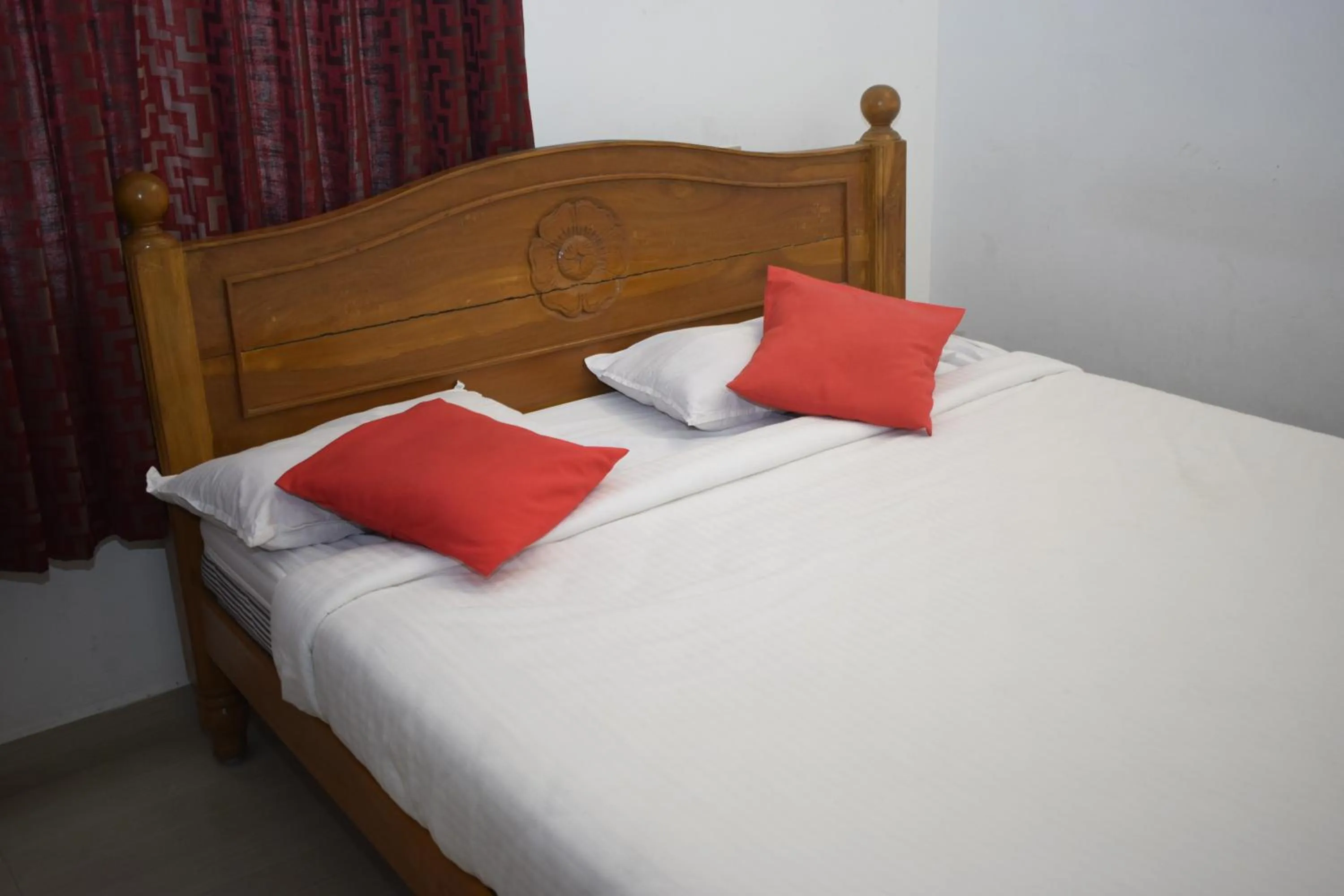 Bed in Haleemas Residency