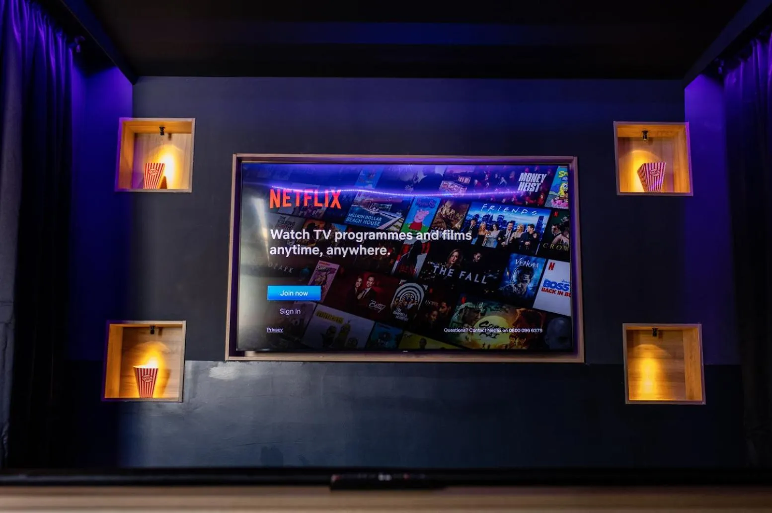 Living room in Hollywood Suite Sasco Apartments