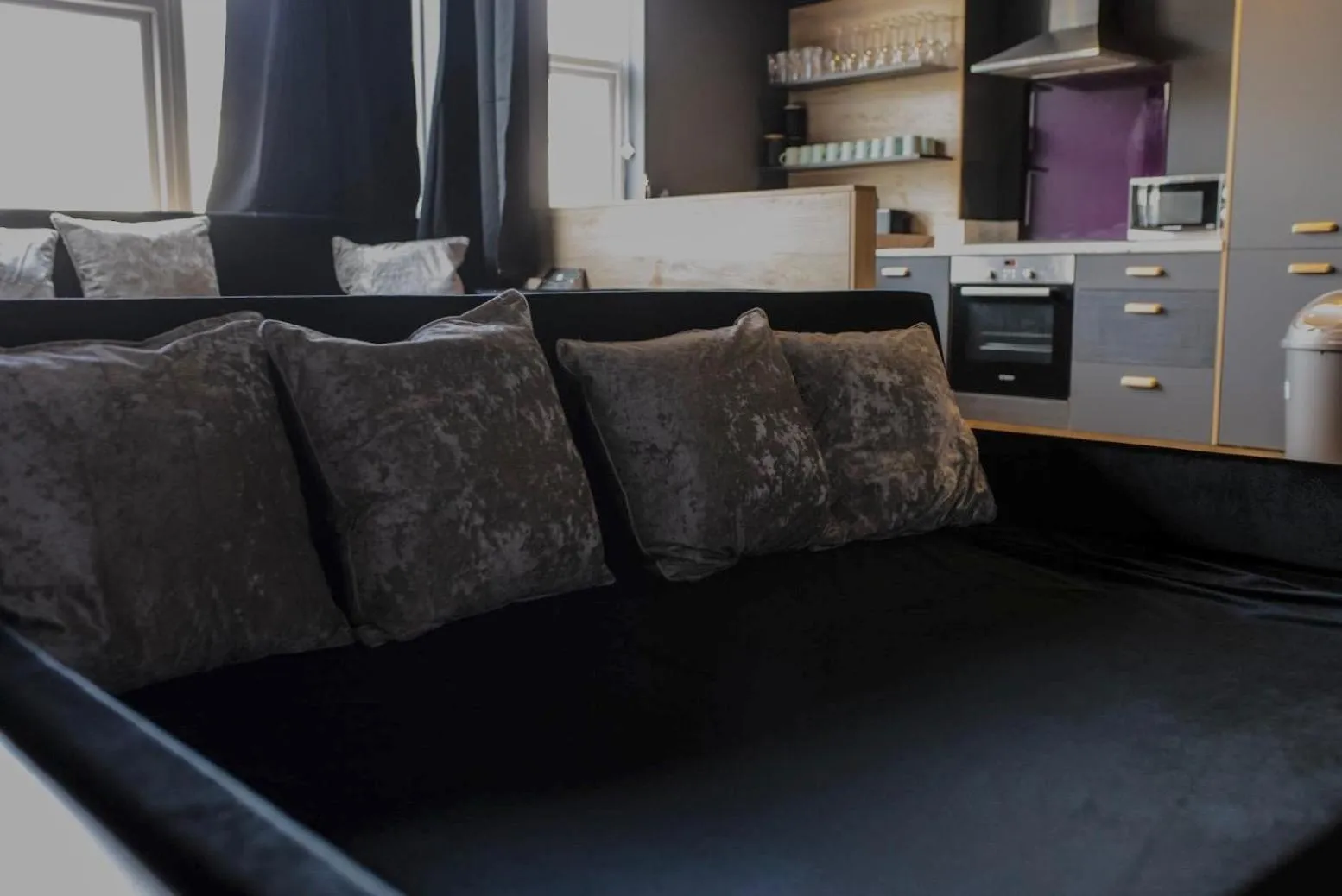 Living room in Hollywood Suite Sasco Apartments