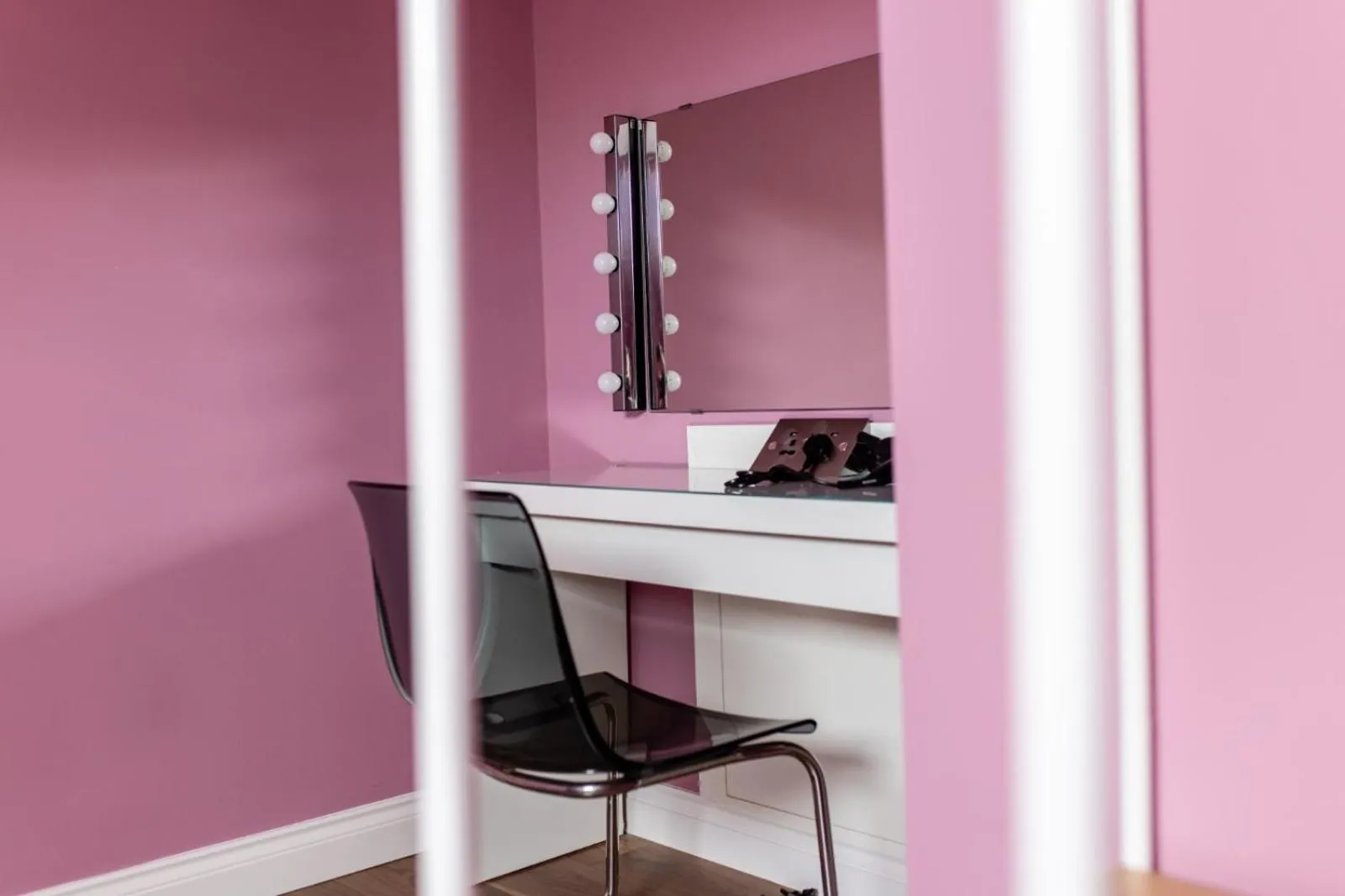 Bedroom in Hollywood Suite Sasco Apartments