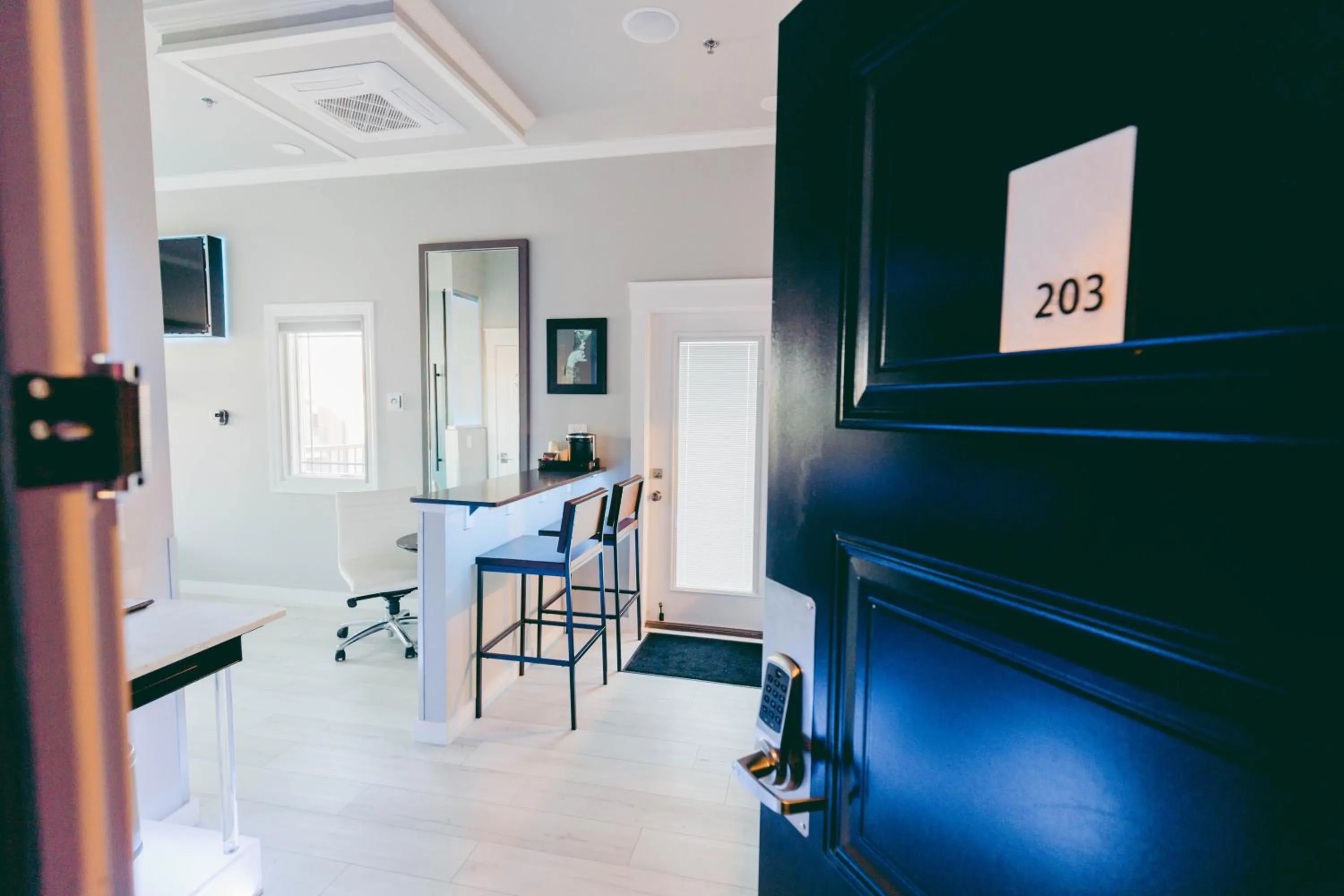 River Sirens Hotel-Contactless Check in Hotel