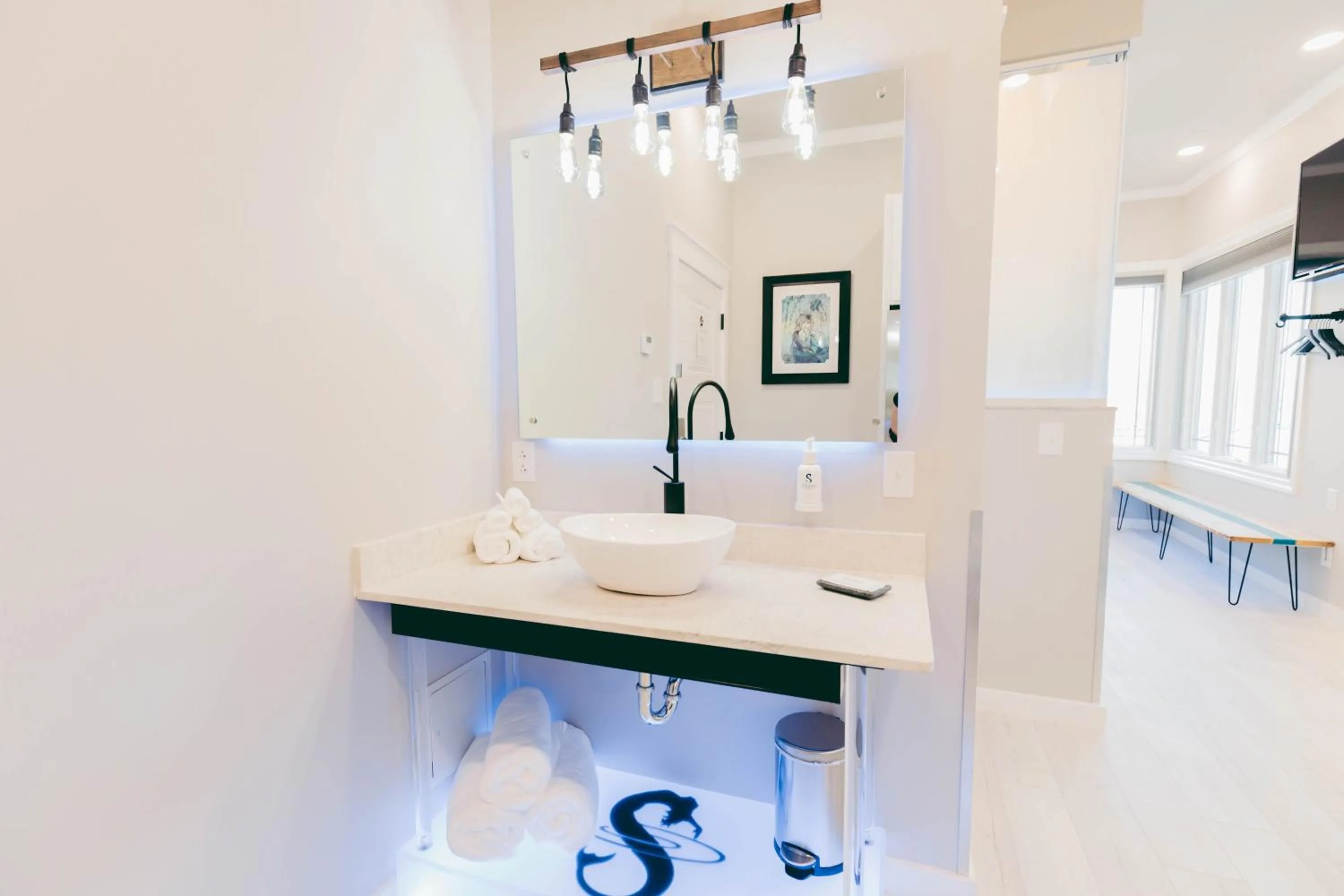 River Sirens Hotel-Contactless Check in Hotel