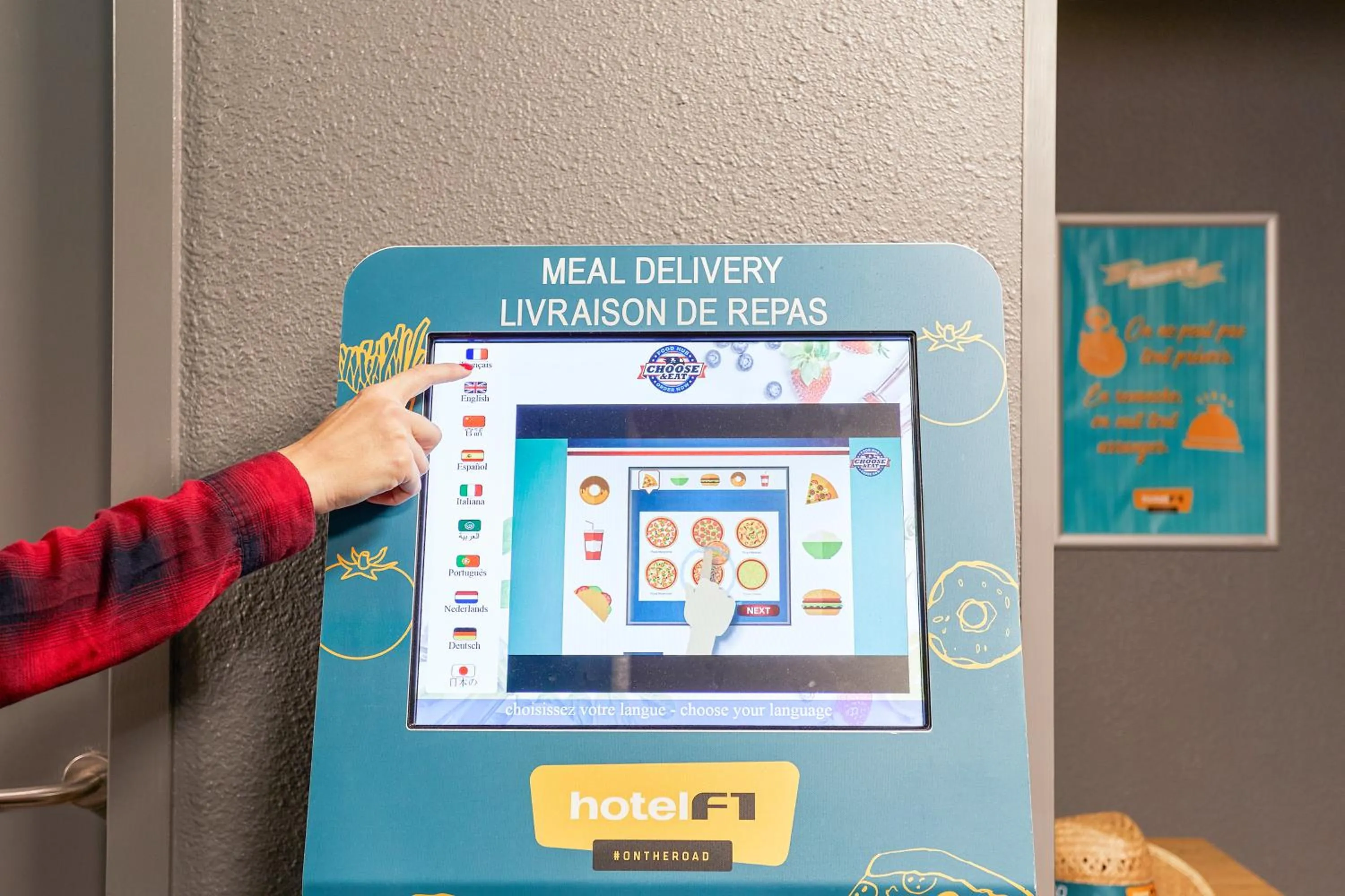 vending machine in hotelF1 Rungis Orly