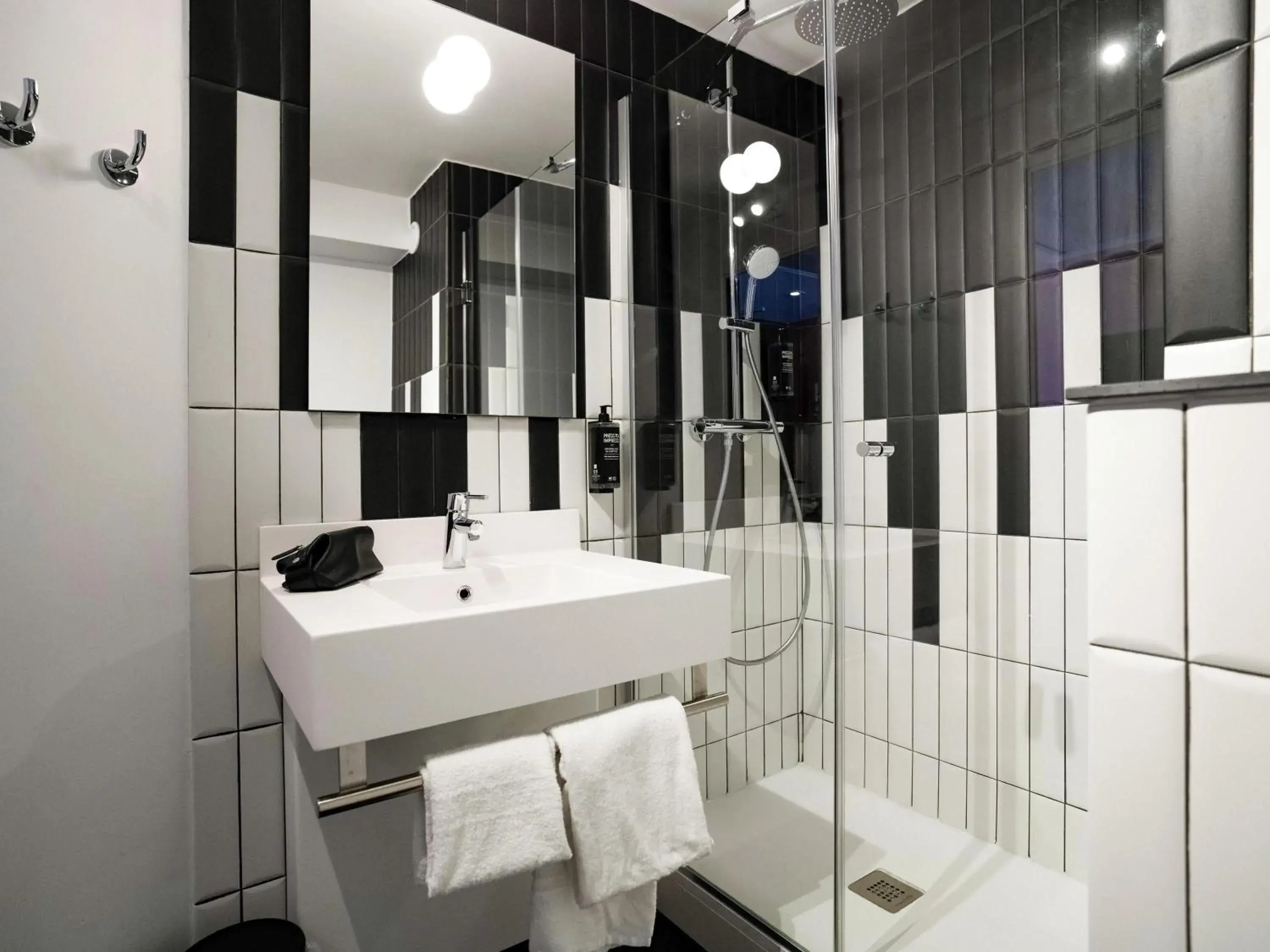 Bedroom in ibis Styles Paris Porte de Versailles - Mairie d'Issy Bedroom in ibis Styles Paris Porte de Versailles - Mairie d'Issy