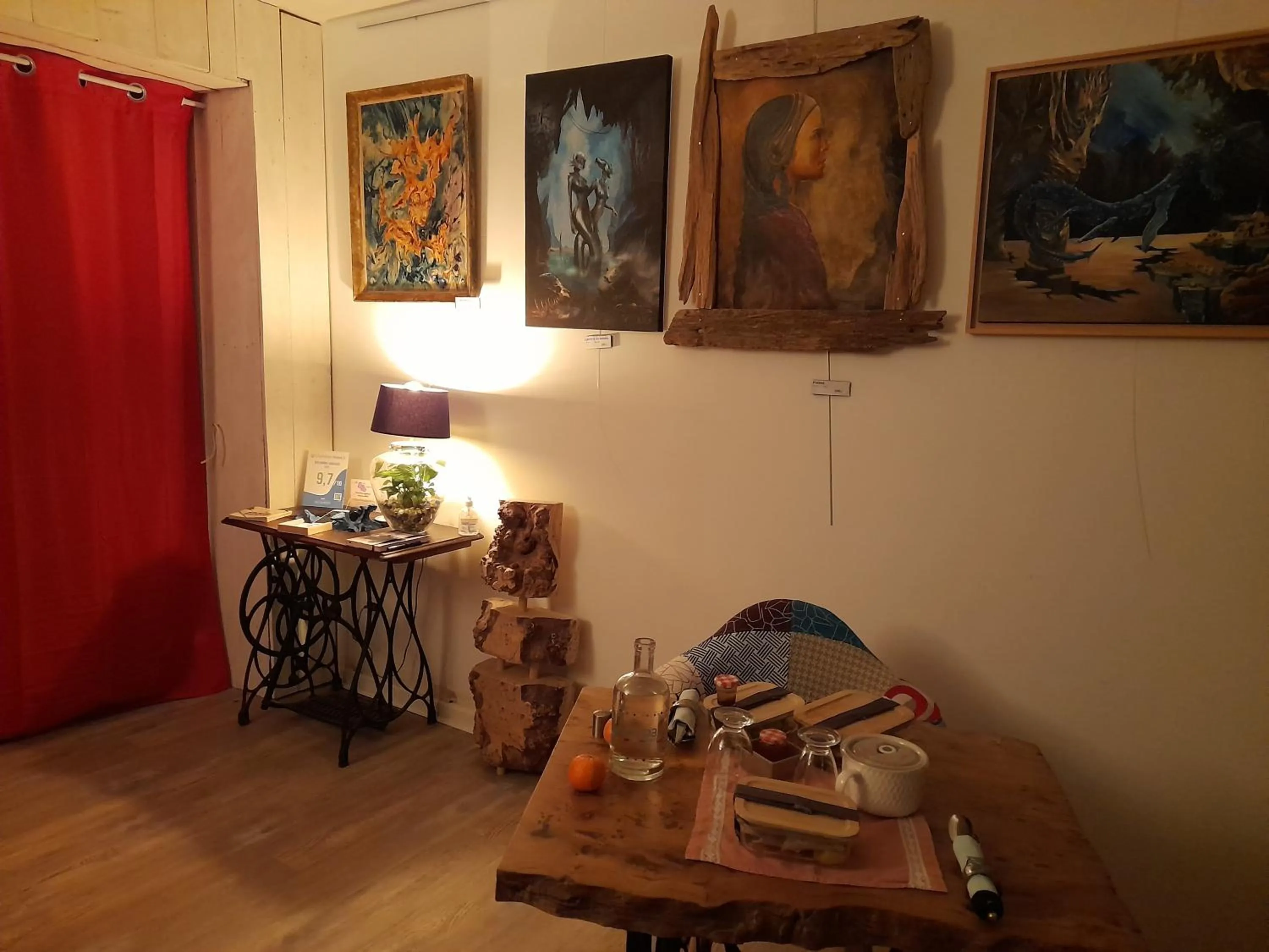 Dining area in Maison Dougnac