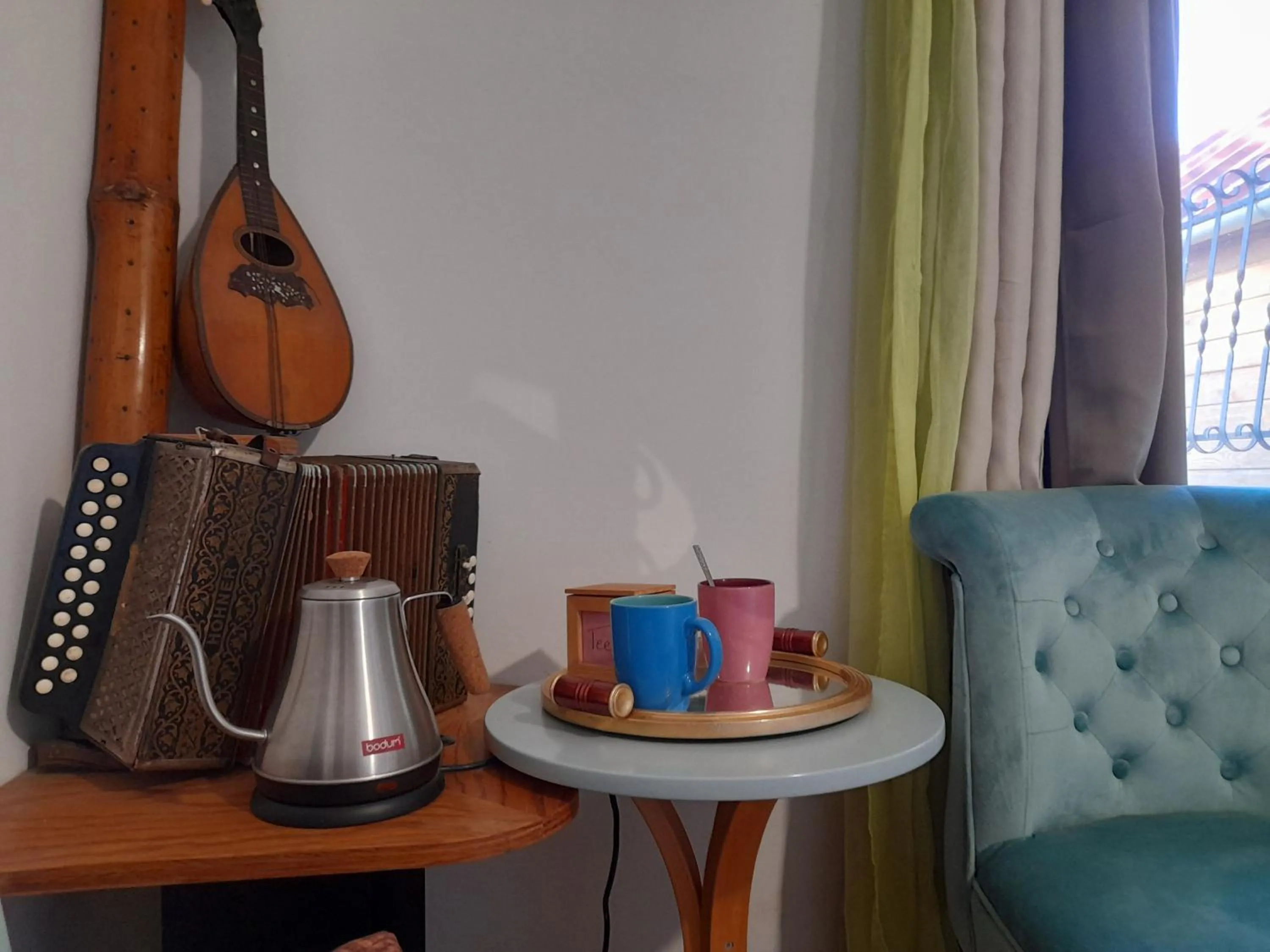Coffee/tea facilities in Maison Dougnac