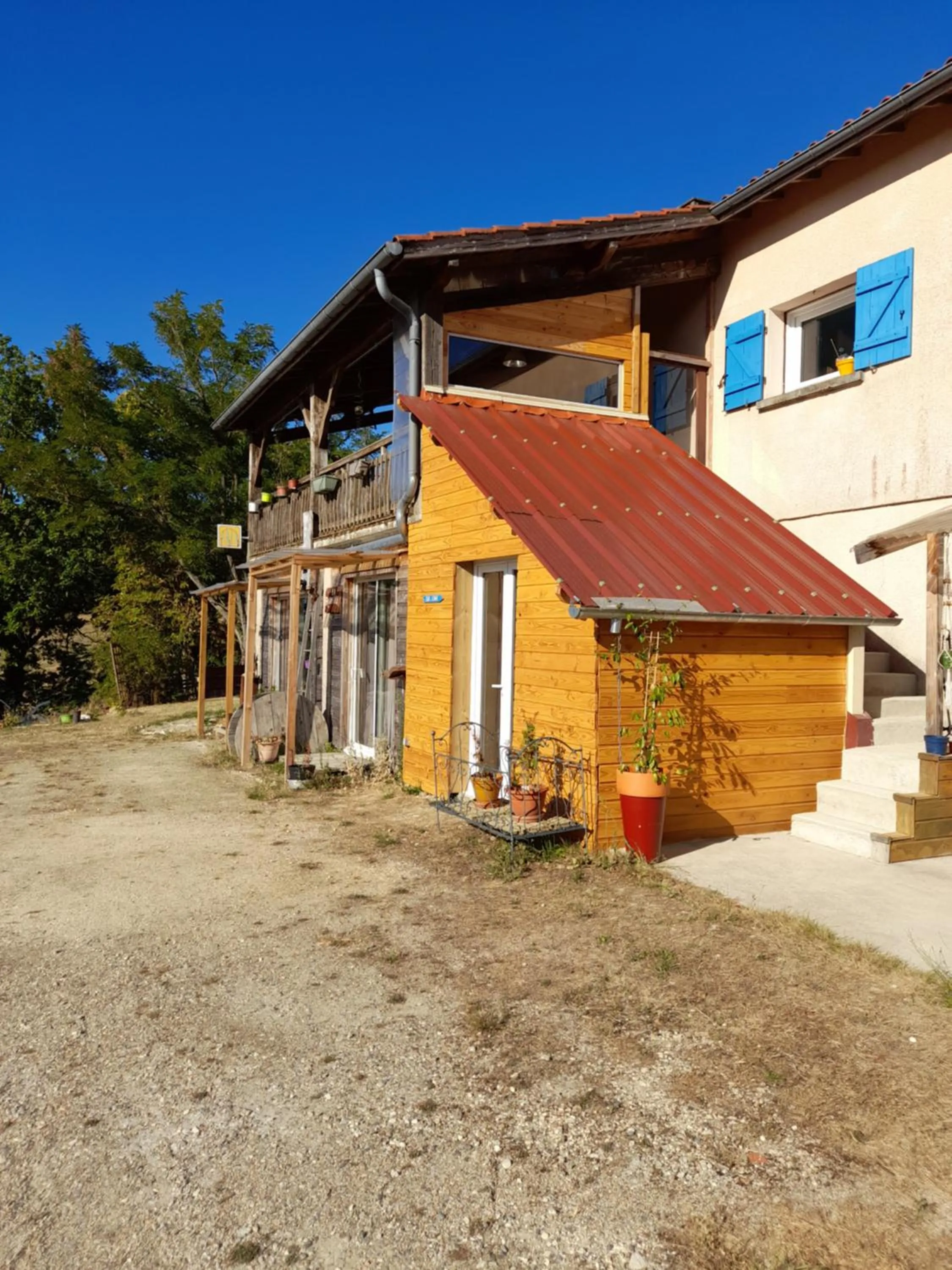 Property building in Maison Dougnac