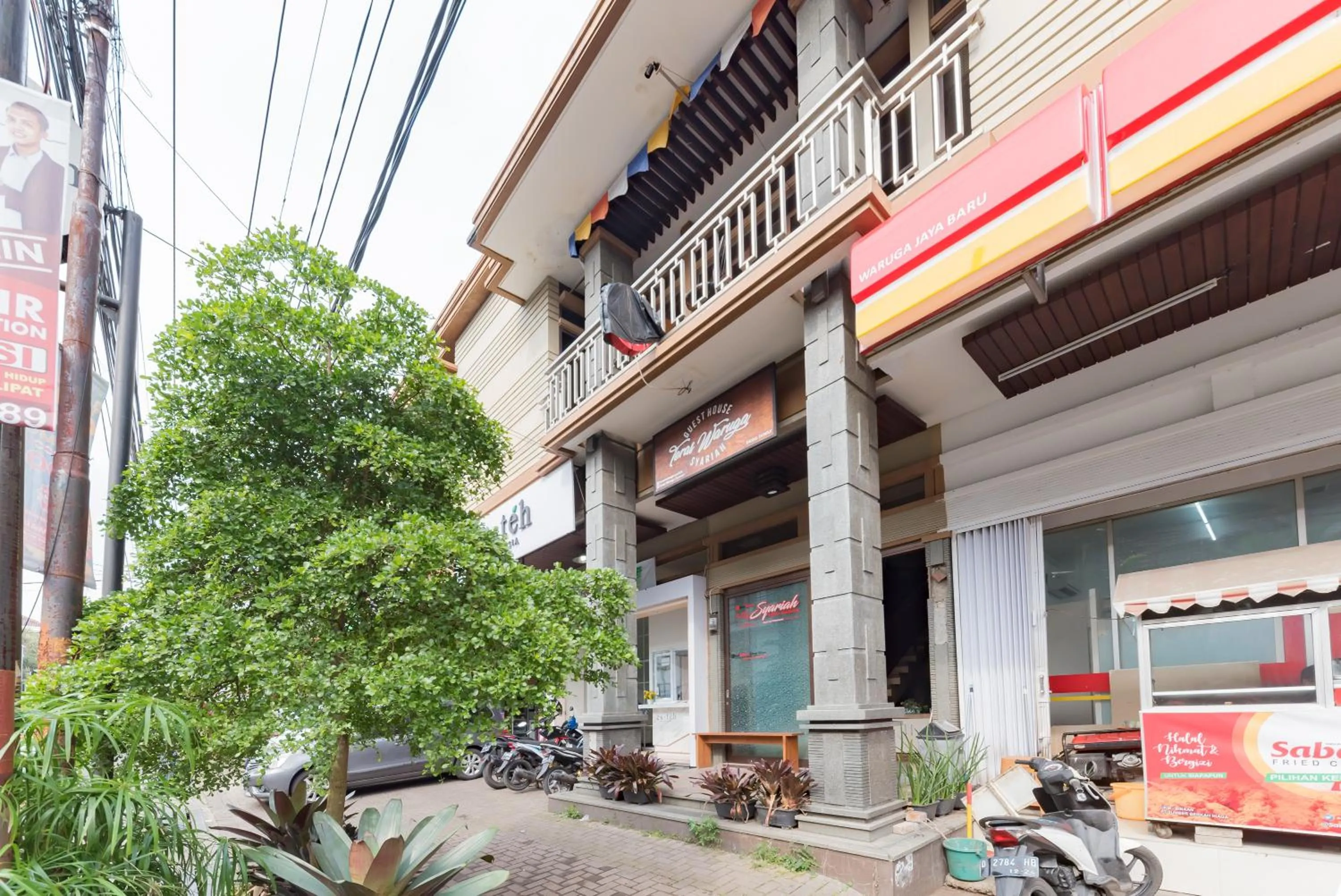 Property building in RedDoorz Syariah near Politeknik Negeri Bandung Campus