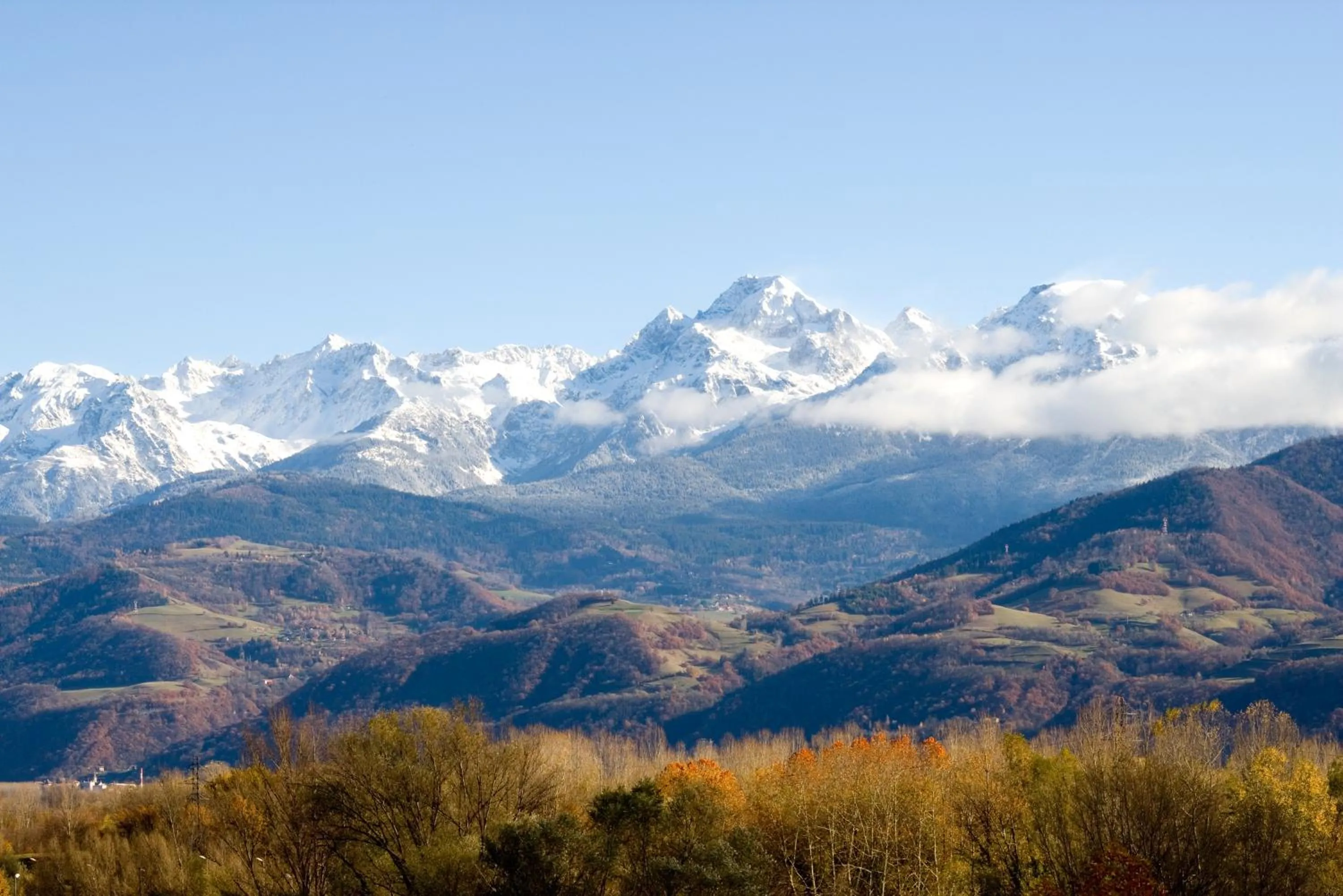 Mountain view in hotelF1 Grenoble Université