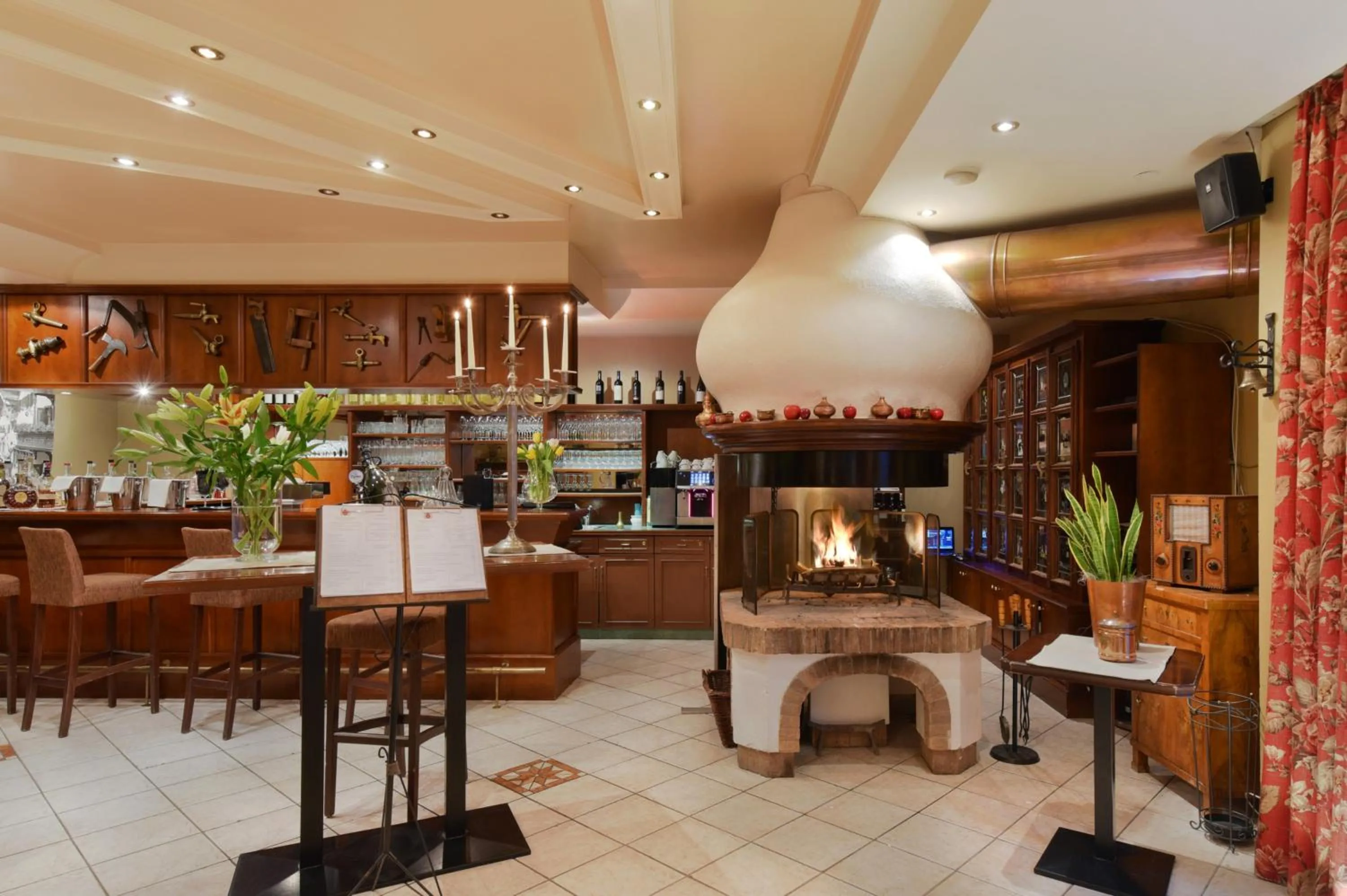 Restaurant/places to eat in Appartements Cella Central