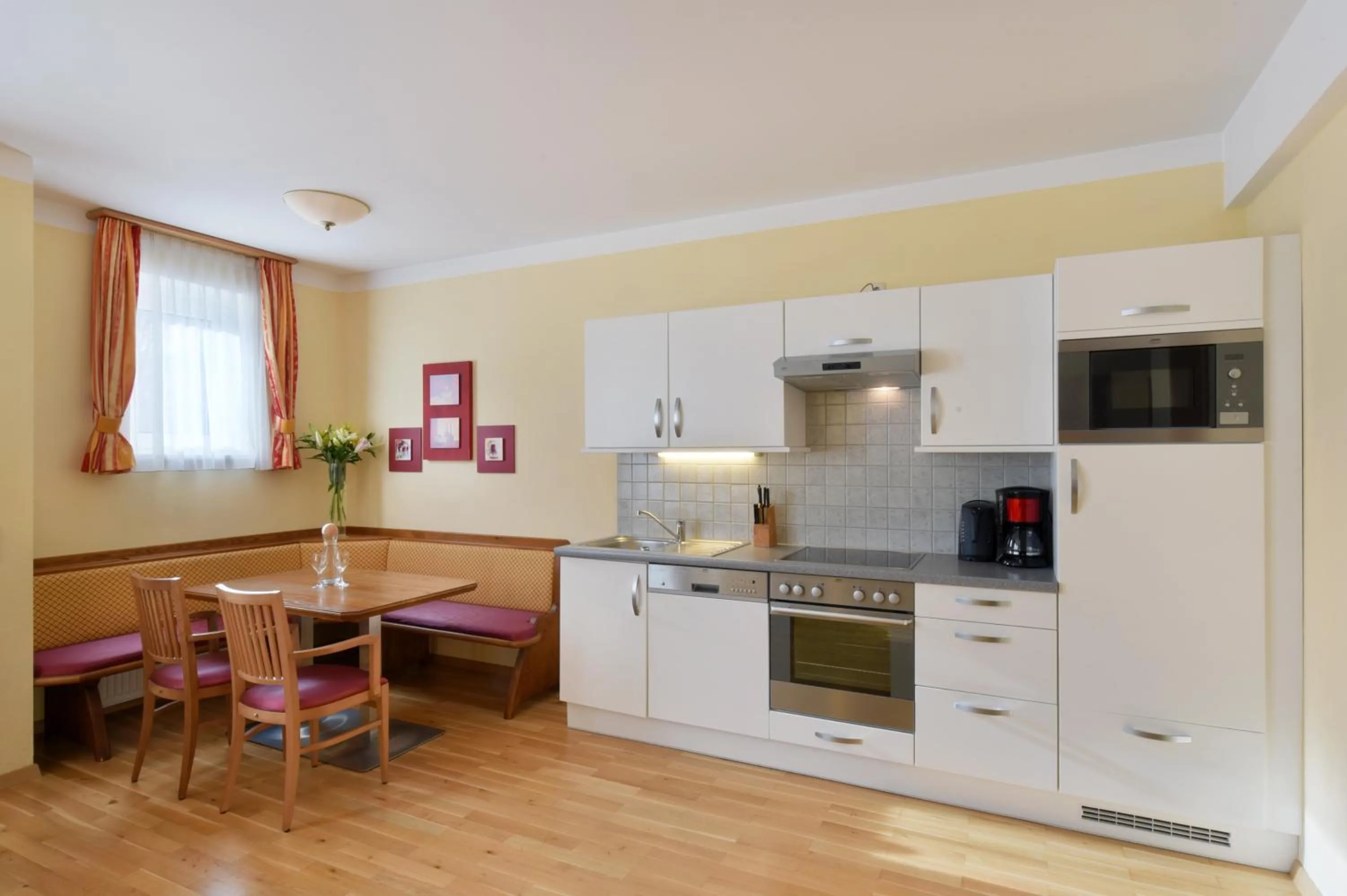Kitchen or kitchenette in Appartements Cella Central