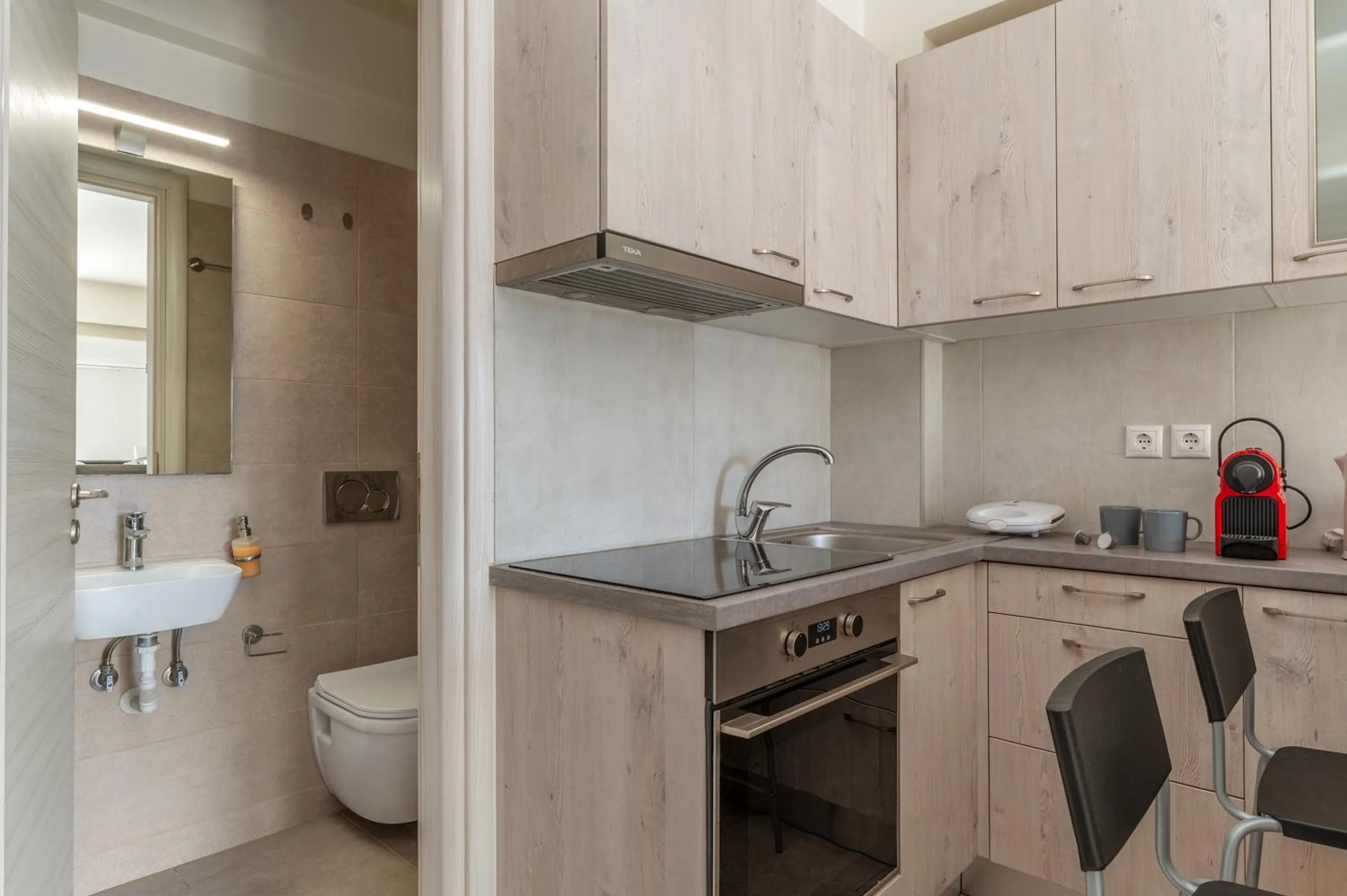 Kitchen or kitchenette in Elvita Apartments 3