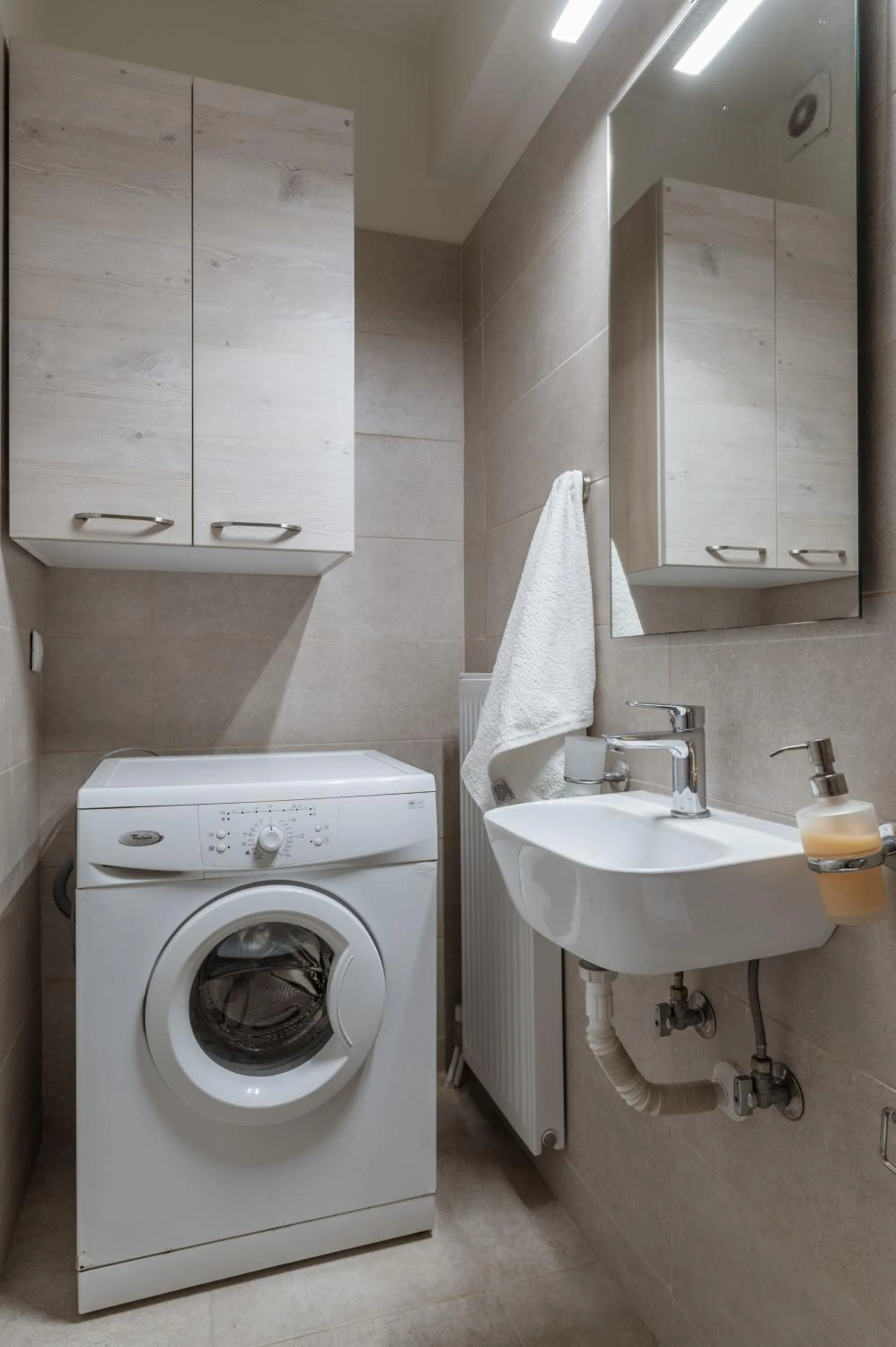 Bathroom in Elvita Apartments 3