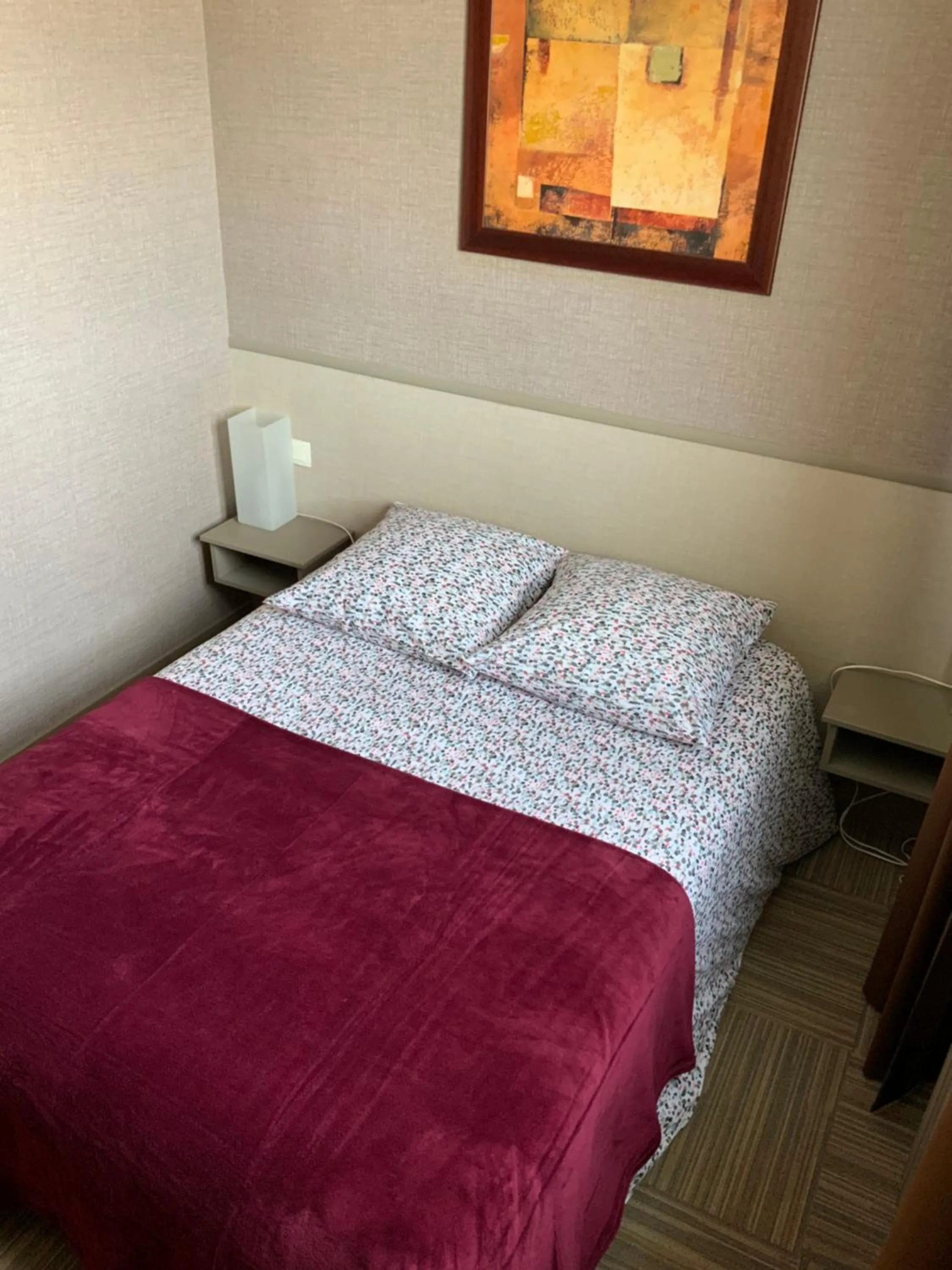 Bed in Les 3 rois by YY