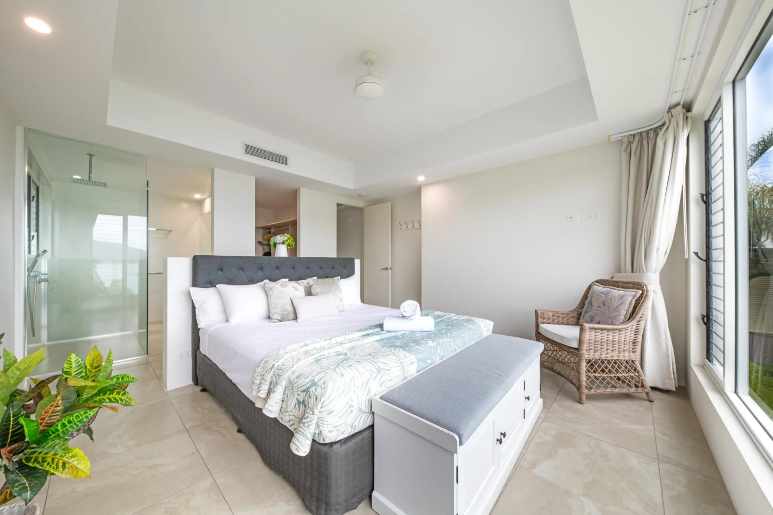 Bed in Splendeur Sur La Mer - Two Bedroom
