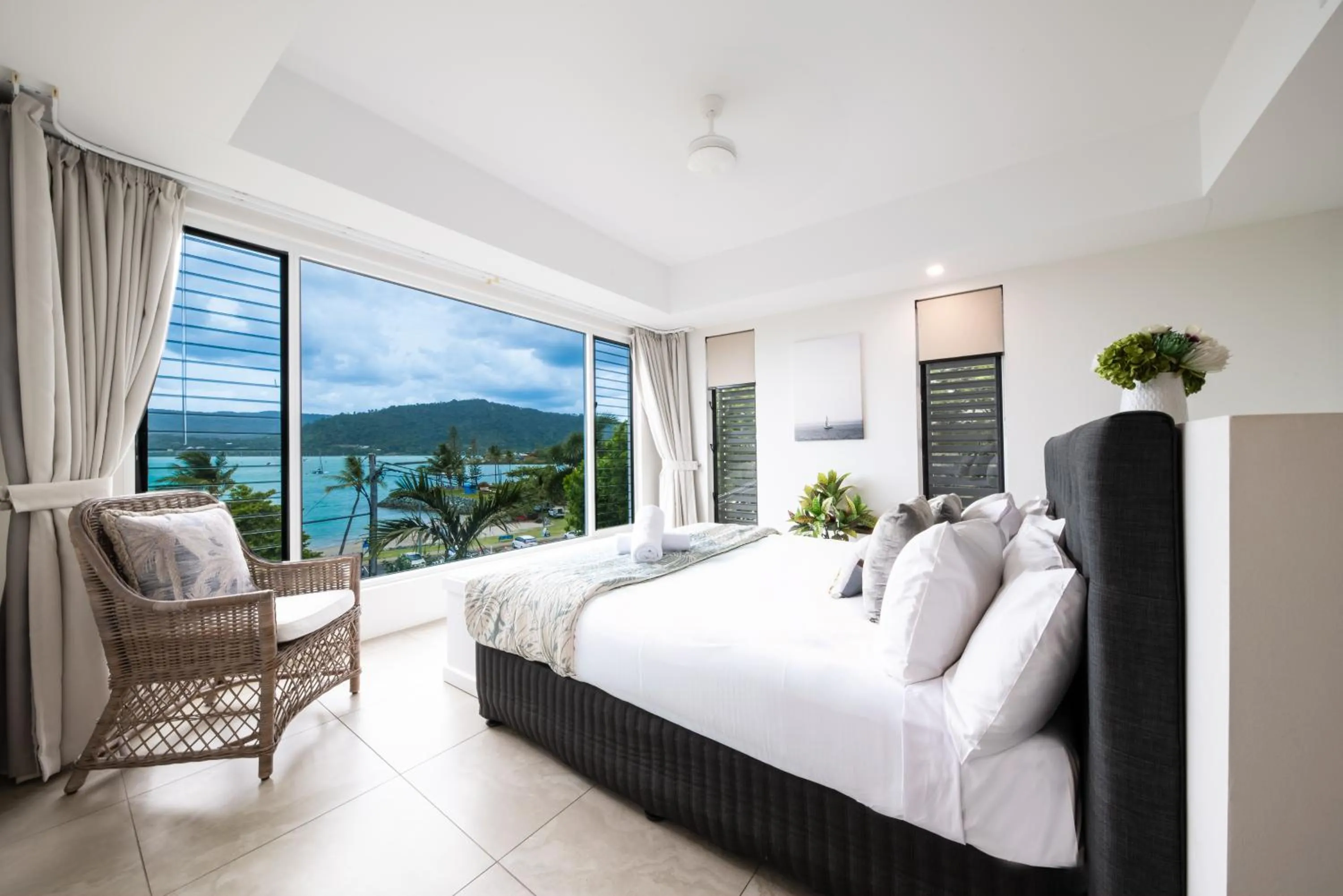 Bed in Splendeur Sur La Mer - Two Bedroom