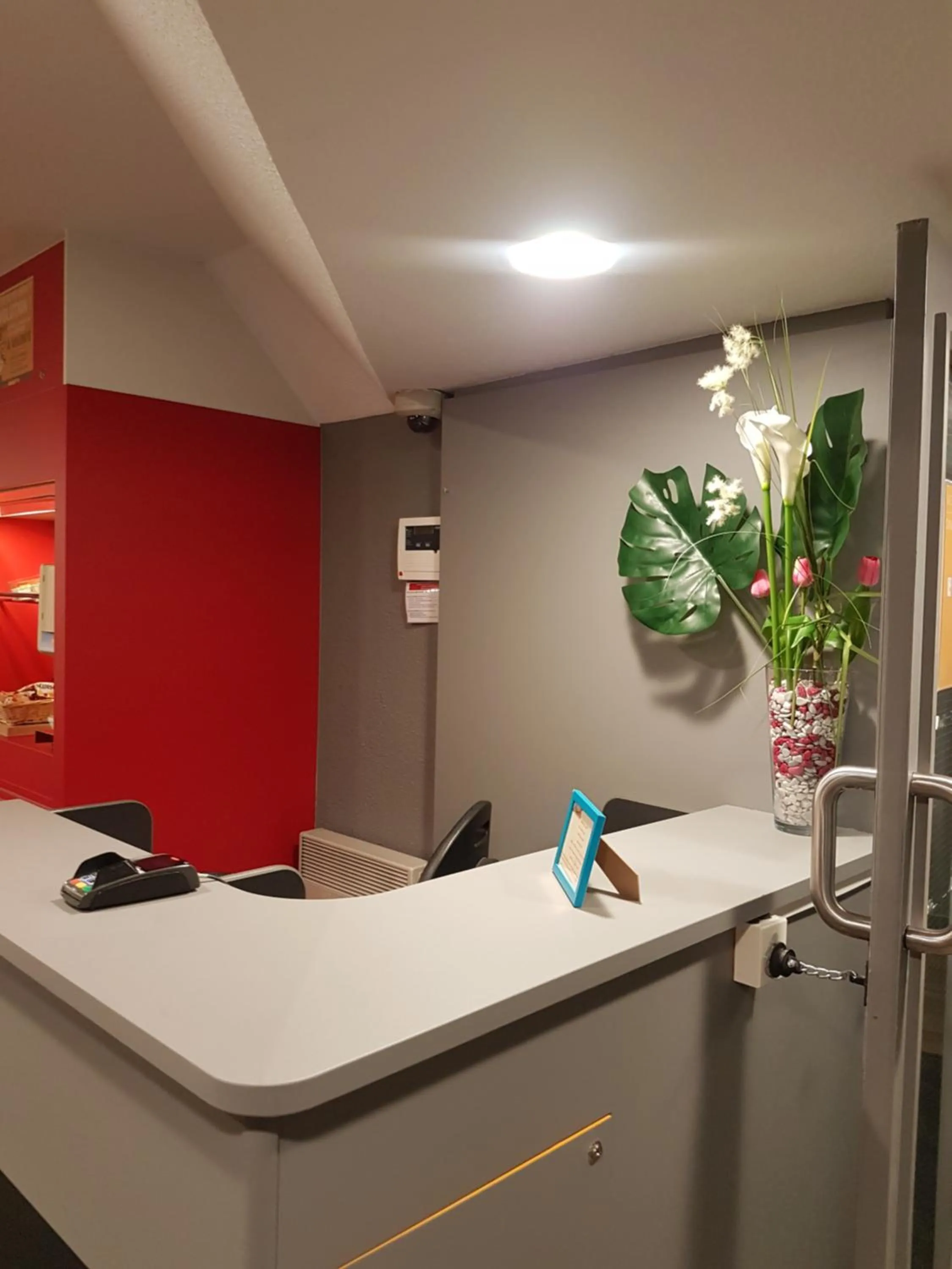 Lobby or reception in hotelF1 Lyon Saint Priest