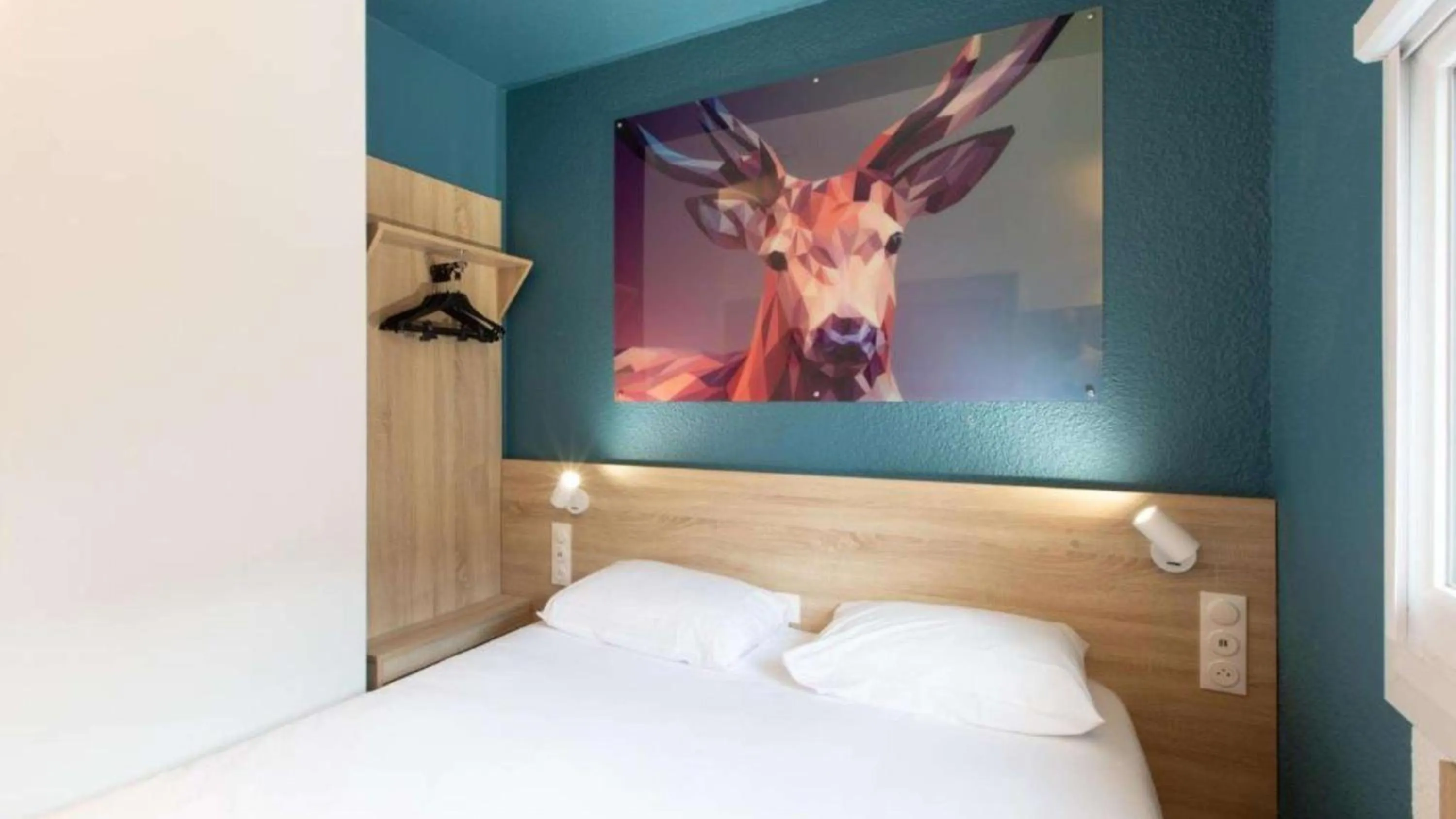 Bedroom, Bed in Kyriad Direct Dijon Sud - Chenove