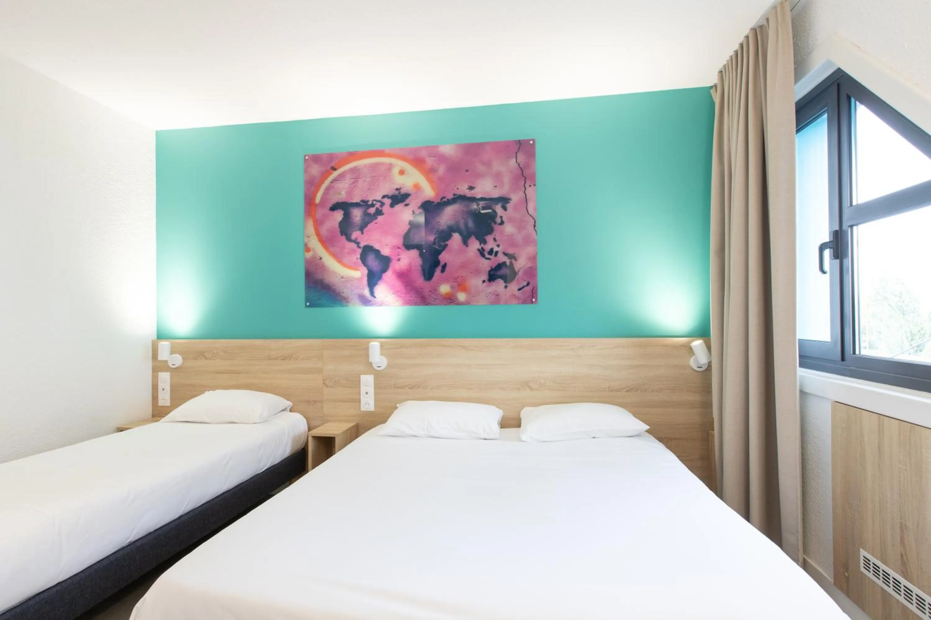 Bedroom, Bed in Kyriad Direct Dijon Sud - Chenove