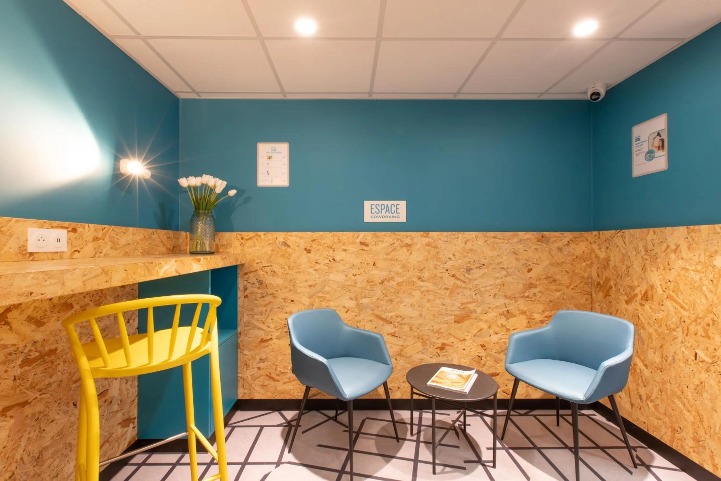 Seating area in Kyriad Direct Dijon Sud - Chenove