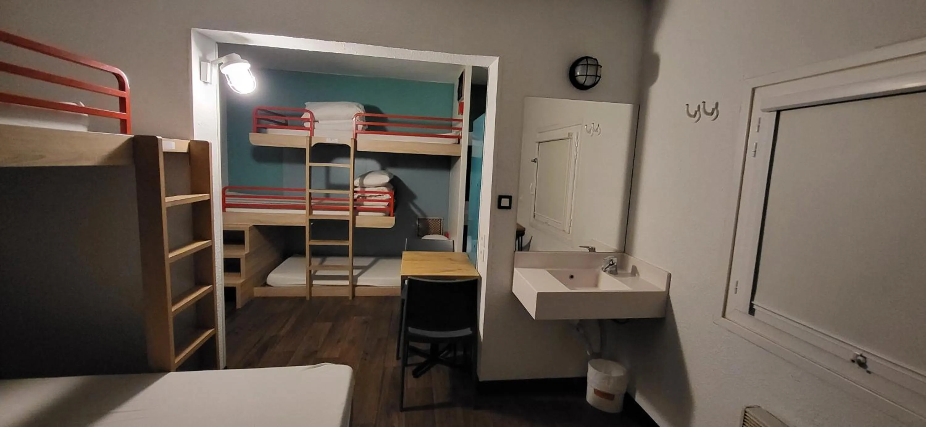 bunk bed, Bed in hotelF1 Dijon Nord