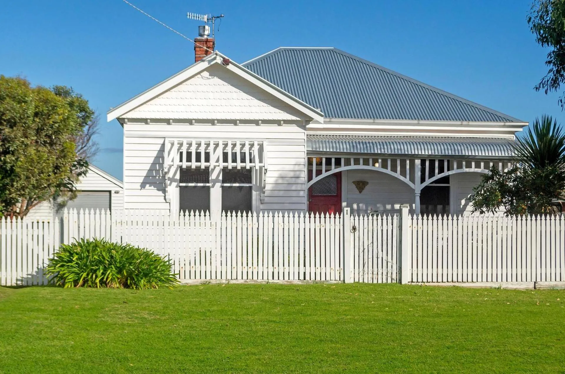 Property building in Avery Cottage