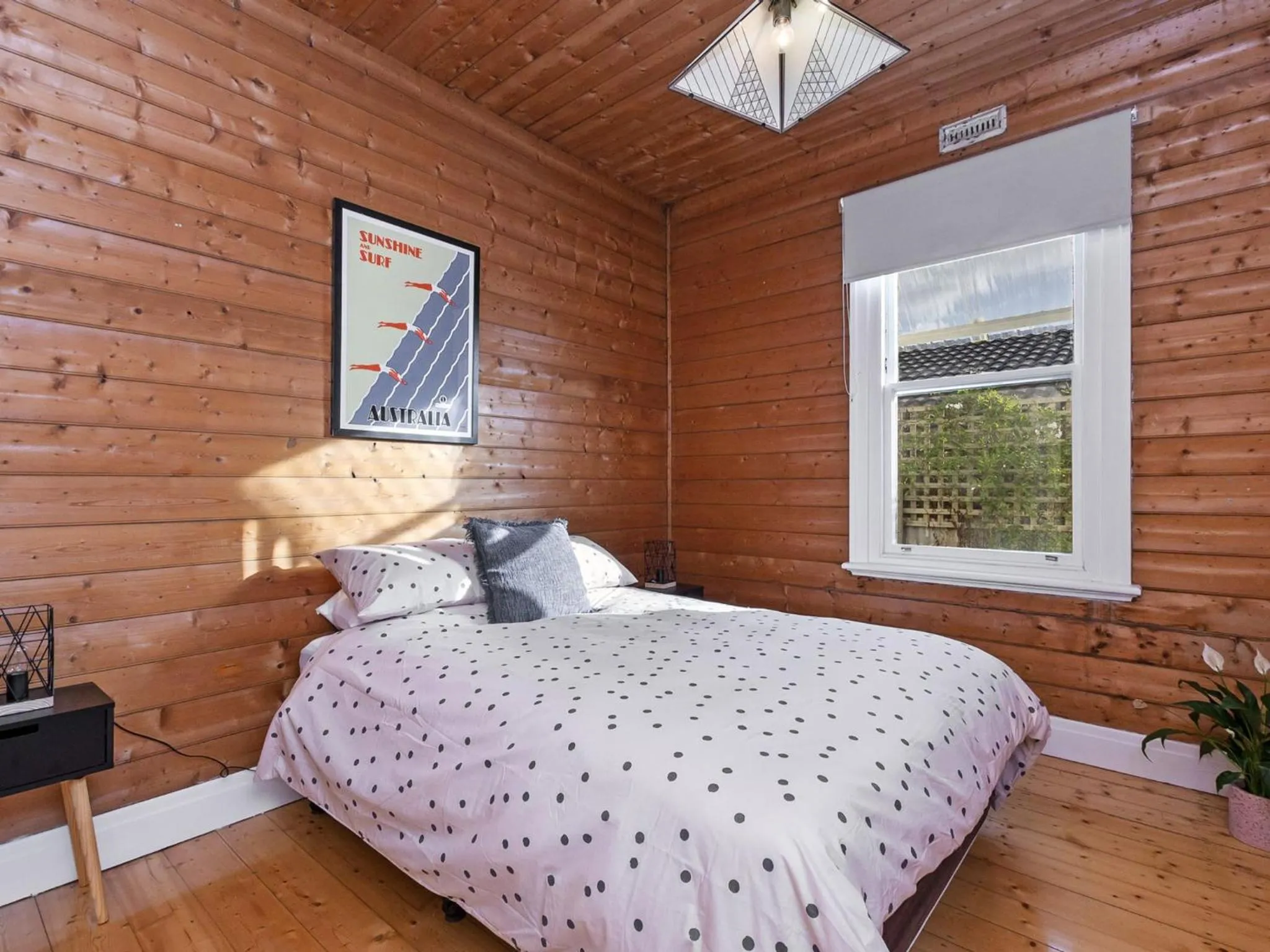 Bedroom, Bed in Avery Cottage