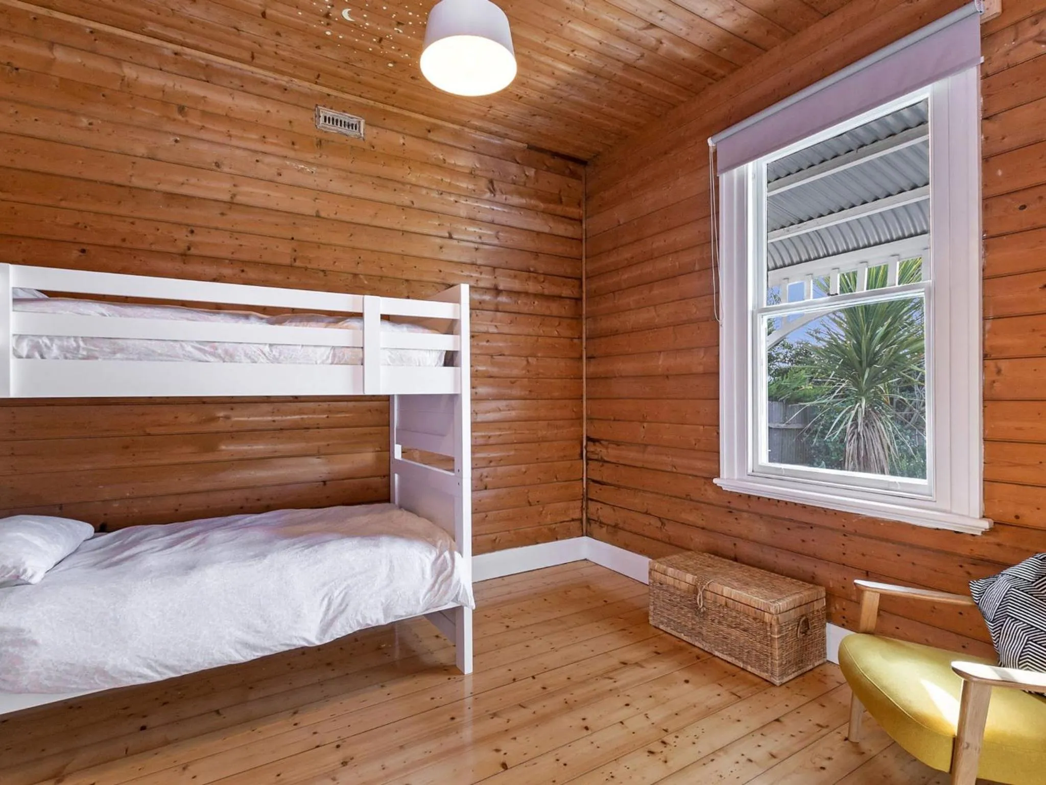 Bedroom, Bed in Avery Cottage