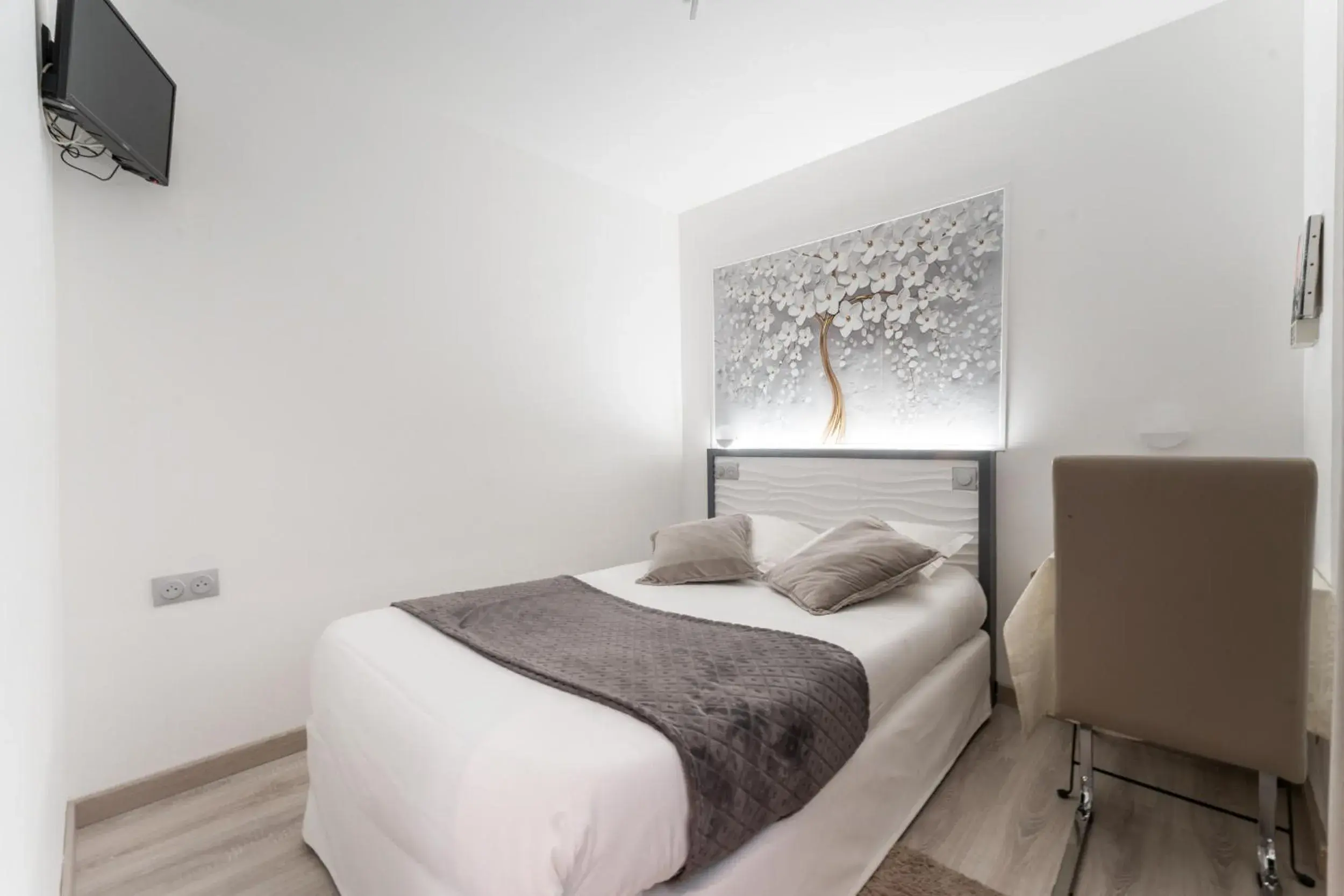 Superior Single Room in L'Oasis Montparnasse Superior Single Room in L'Oasis Montparnasse