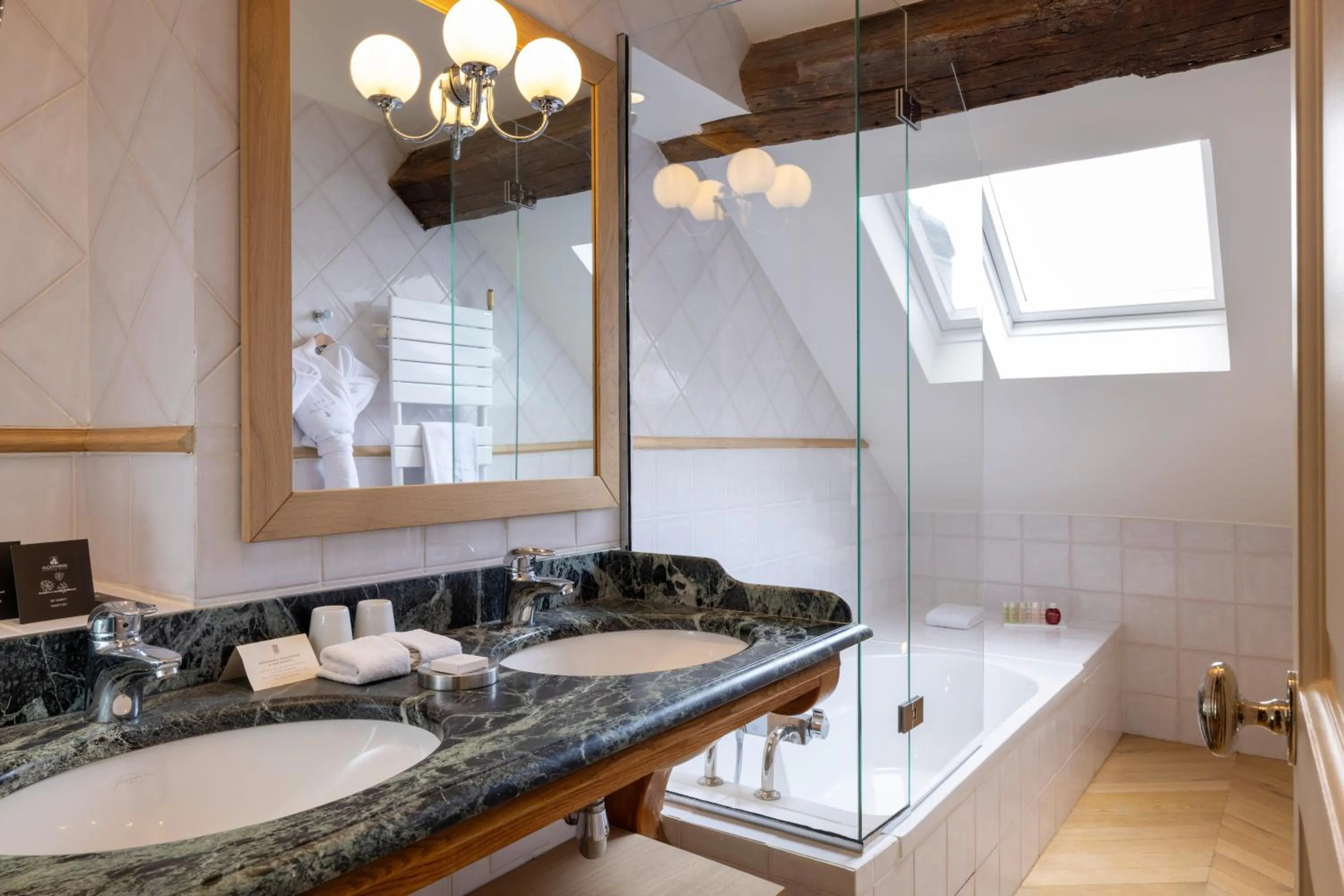 Bathroom in Hotel Pas De Calais