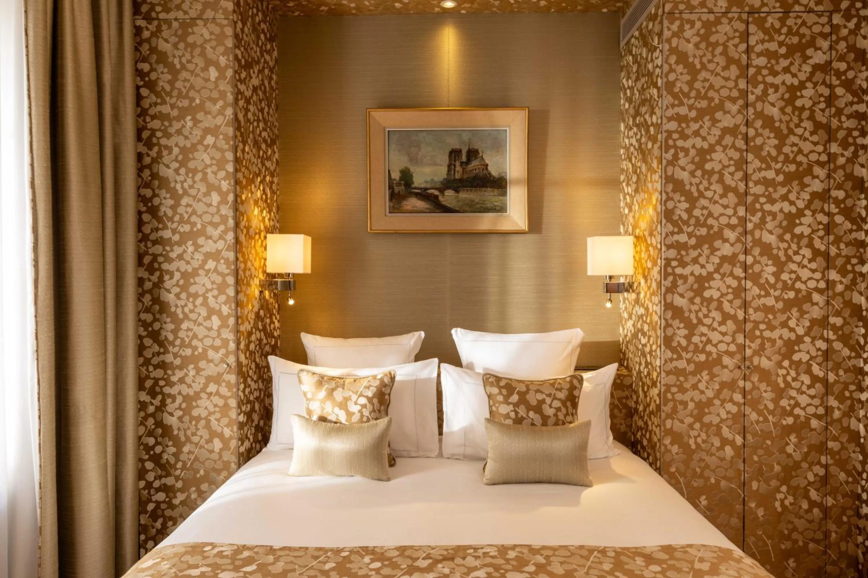 Bed in Hotel Pas De Calais