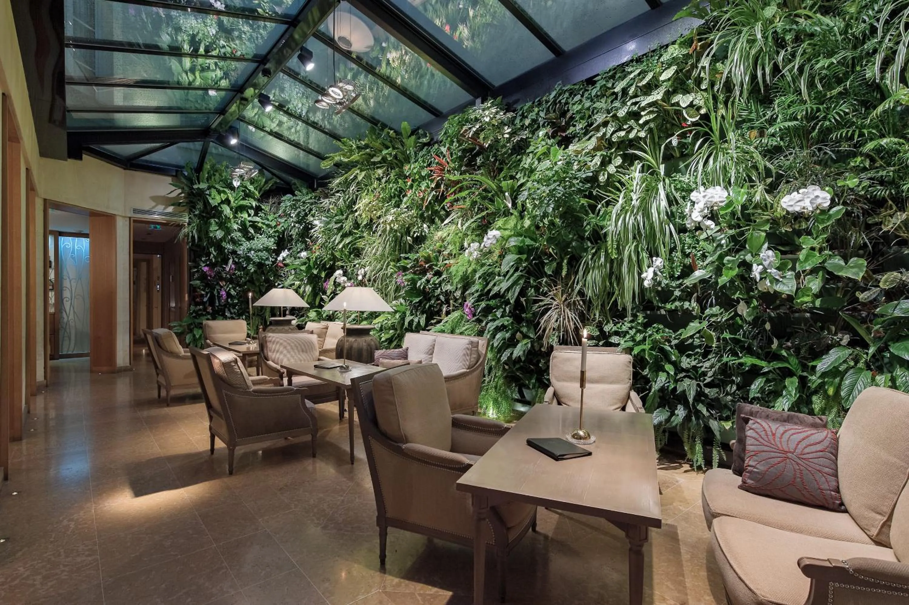 Patio in Hotel Pas De Calais