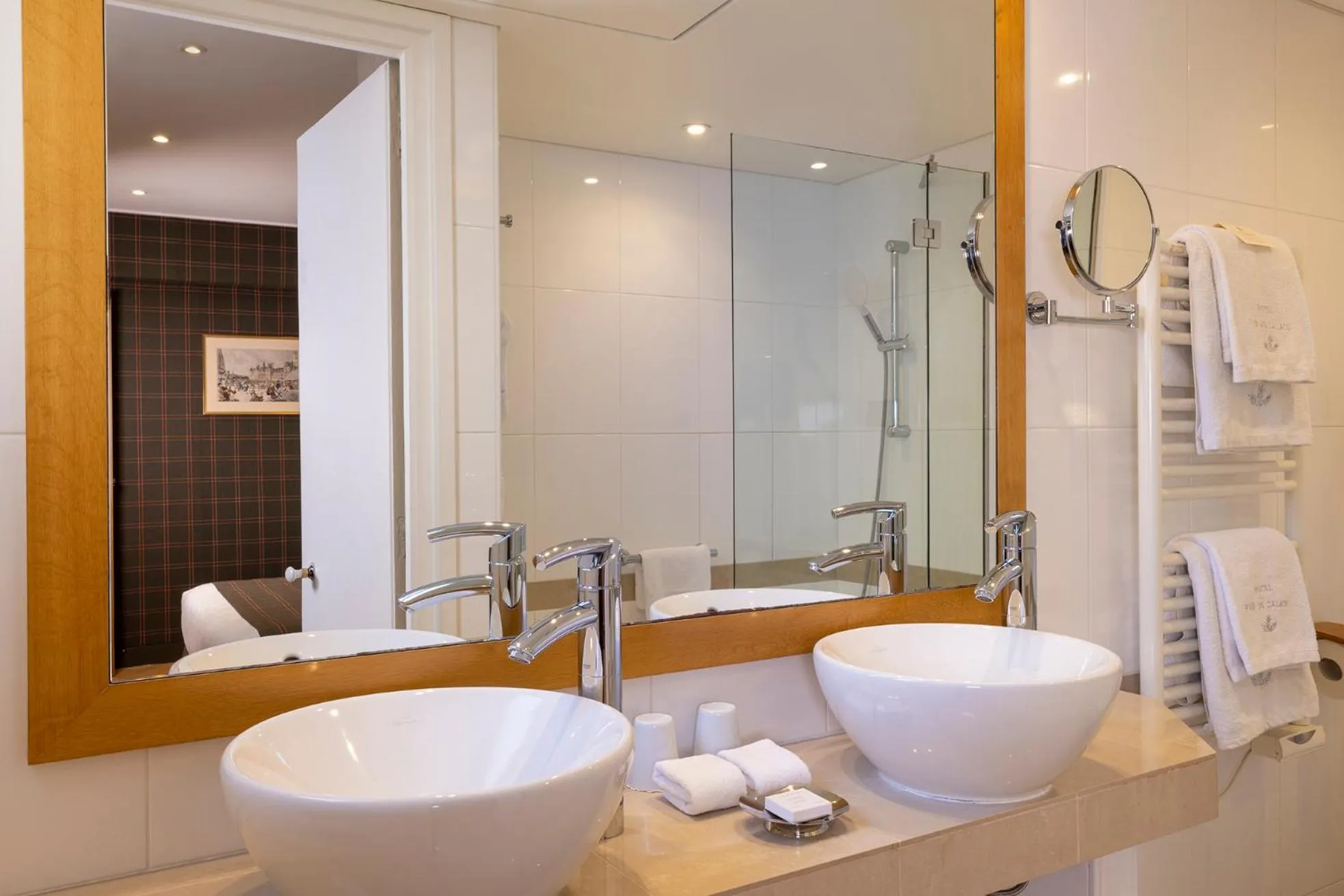 Shower in Hotel Pas De Calais