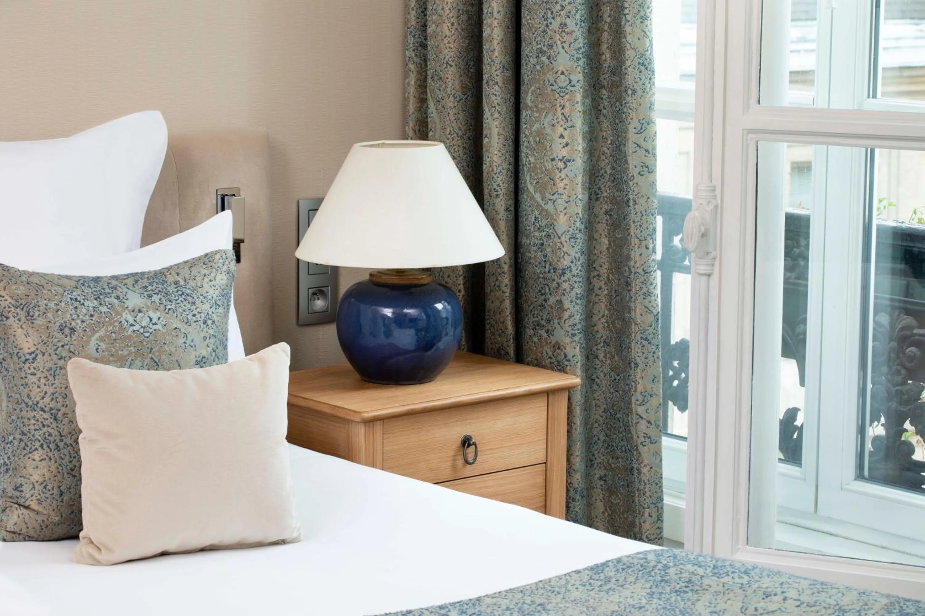 Bed in Hotel Pas De Calais