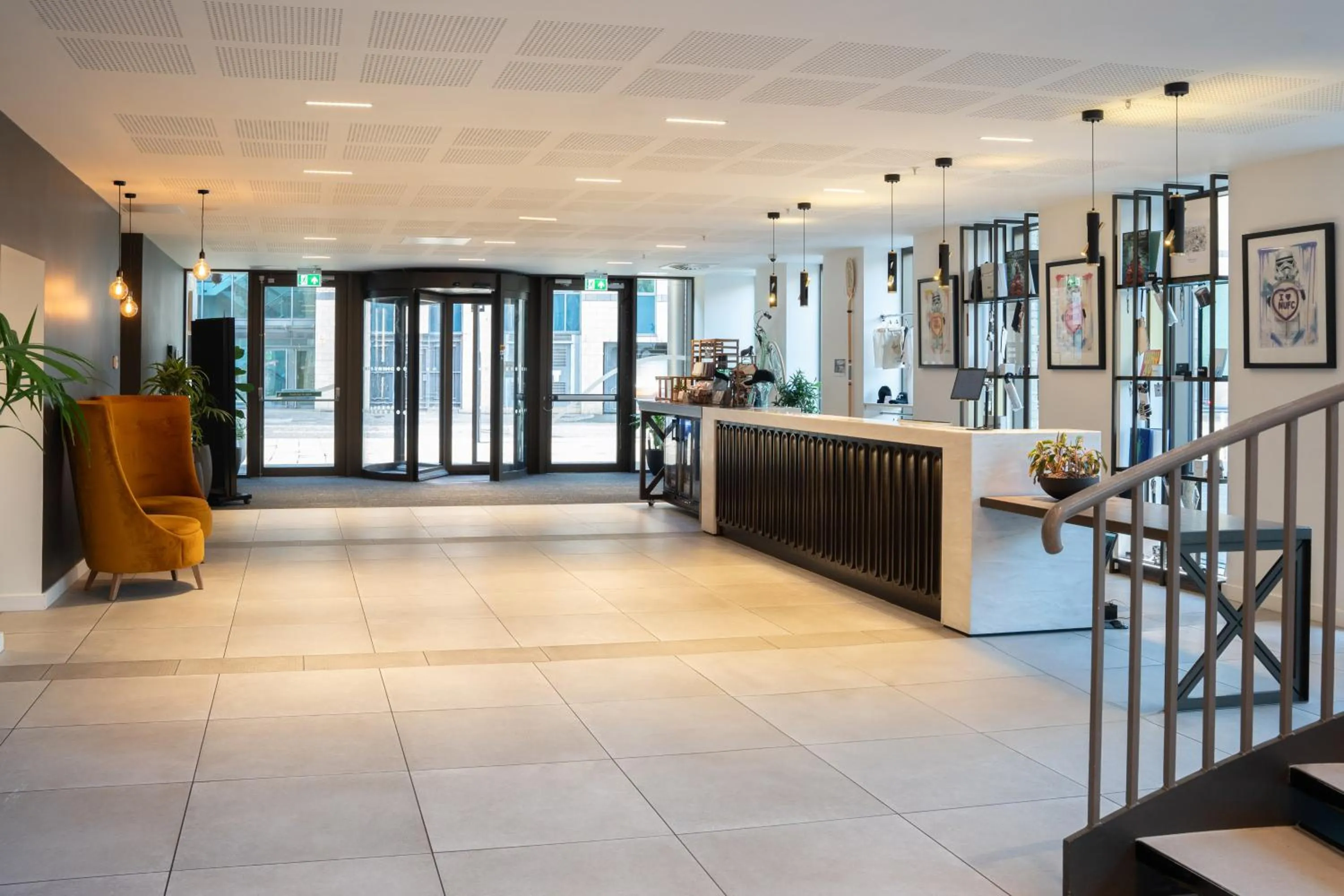 Lobby or reception in INNSiDE by Meliá Newcastle