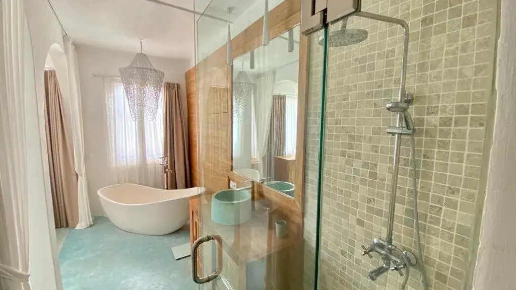 Deluxe King Suite with Sunset View in Guru Canggu Art Hotel Deluxe King Suite with Sunset View in Guru Canggu Art Hotel
