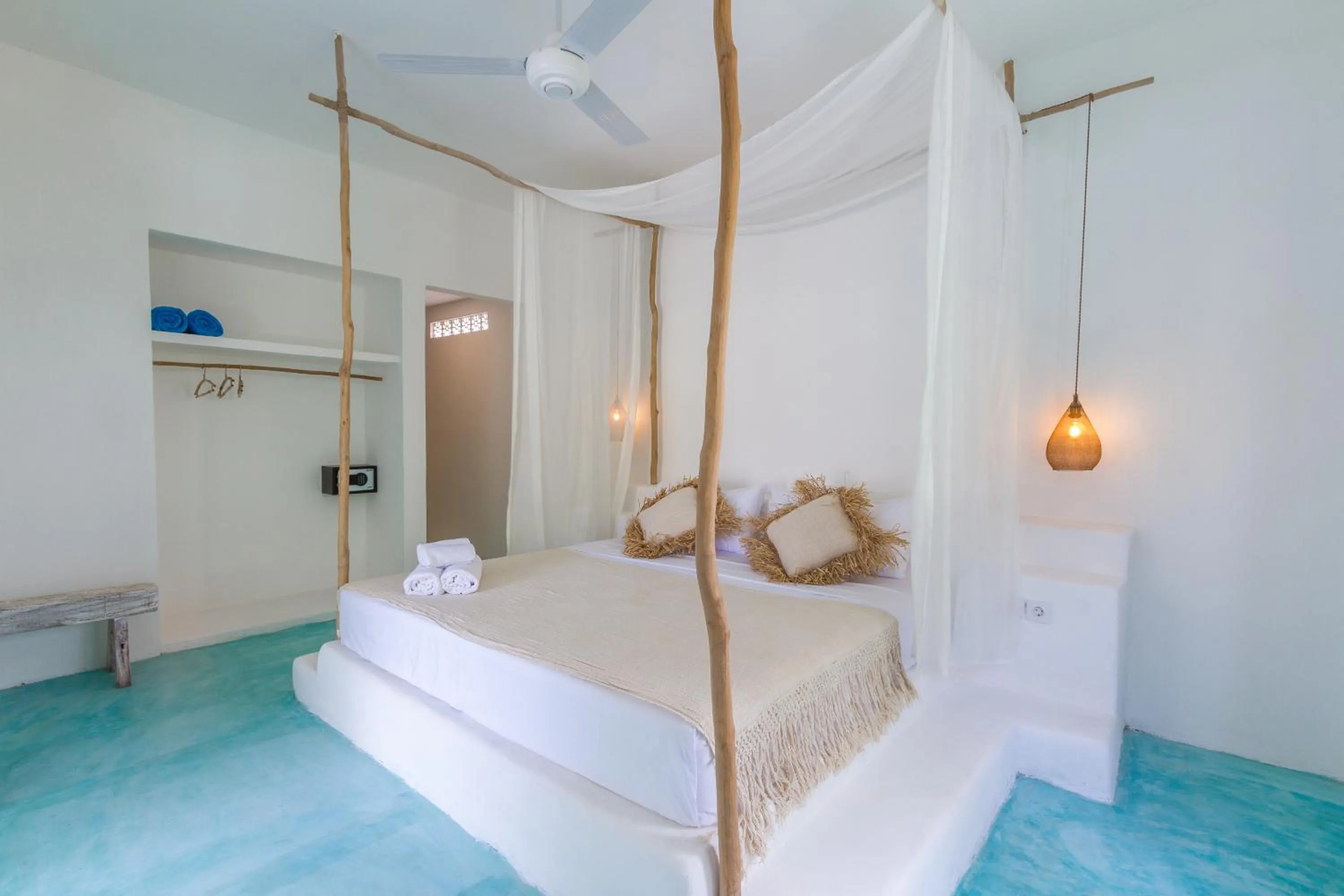 Photo of the whole room, Bed in Canggu Boutique Art Hotel