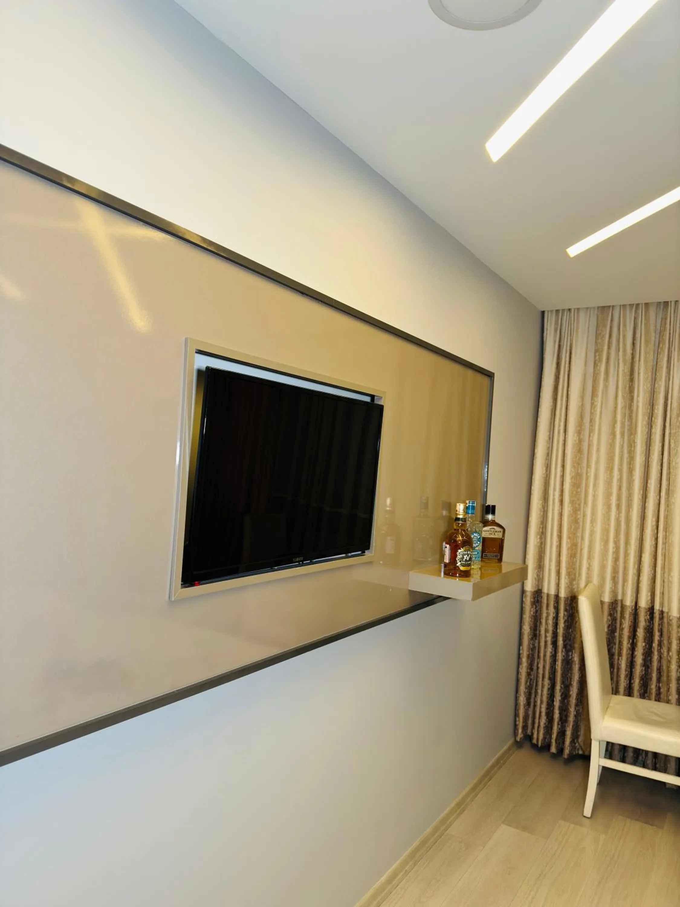 TV and multimedia in Blueway Hotel Istanbul Bakırköy City Center