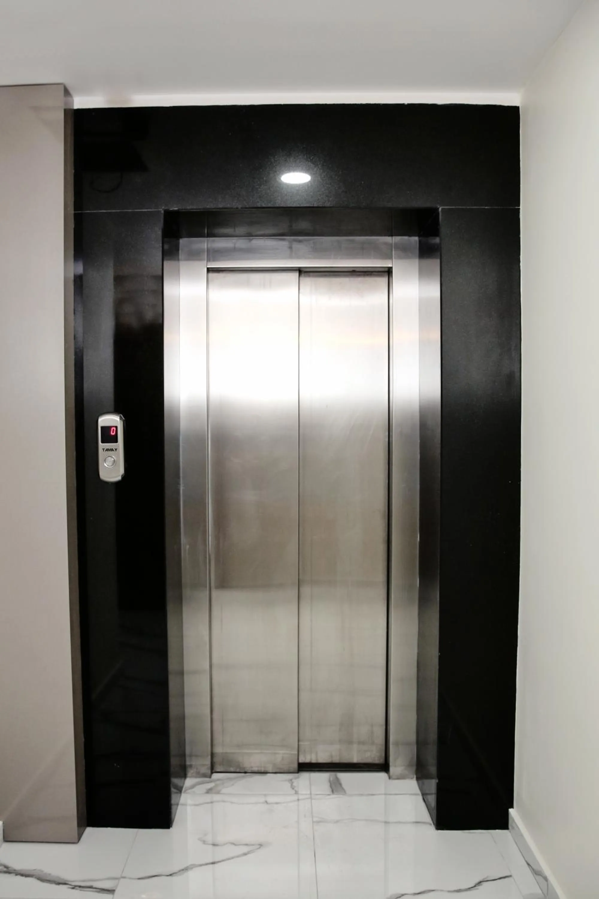 elevator in Blueway Hotel Istanbul Bakırköy City Center