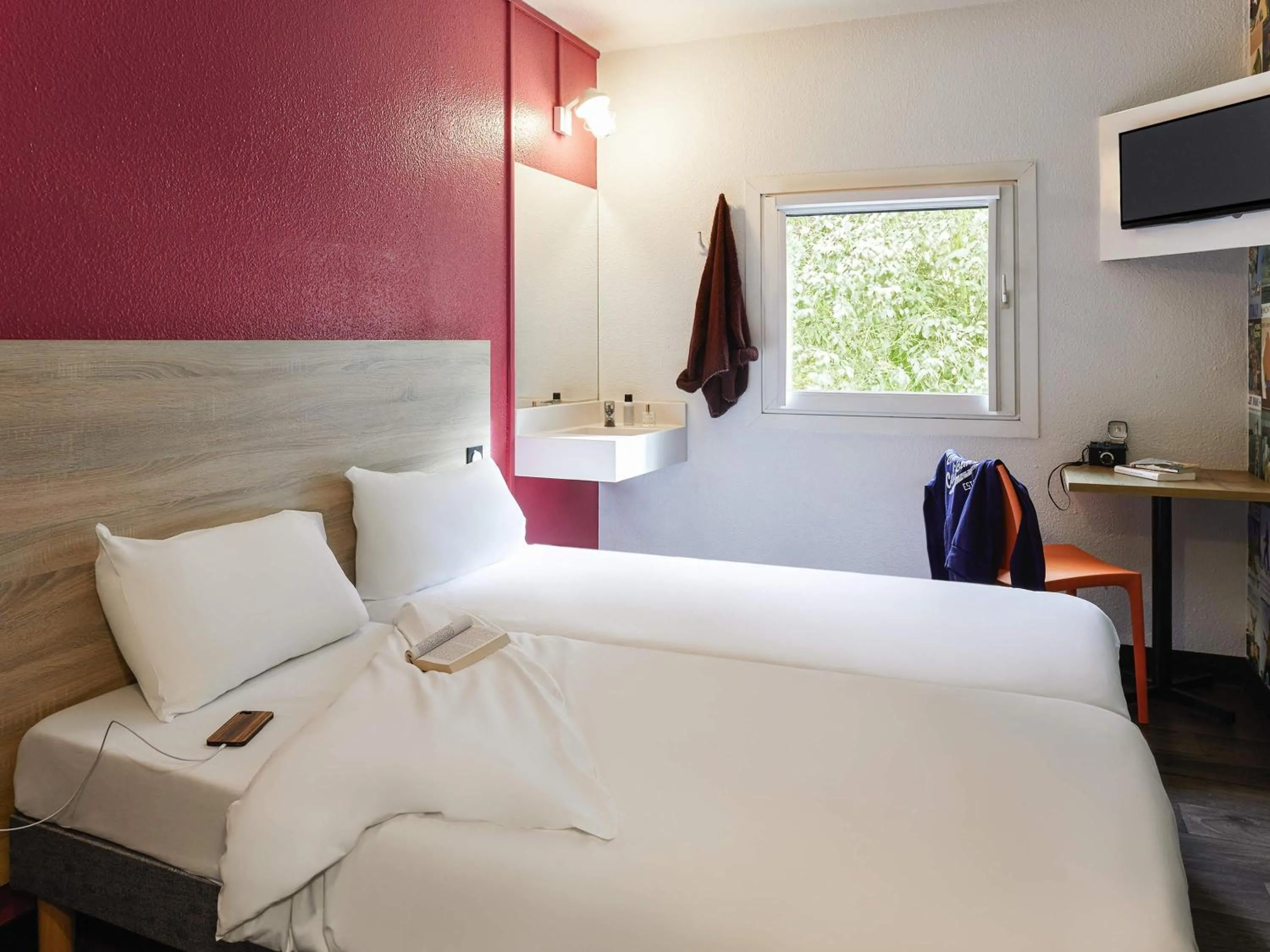Bedroom, Bed in hotelF1 Amiens Est