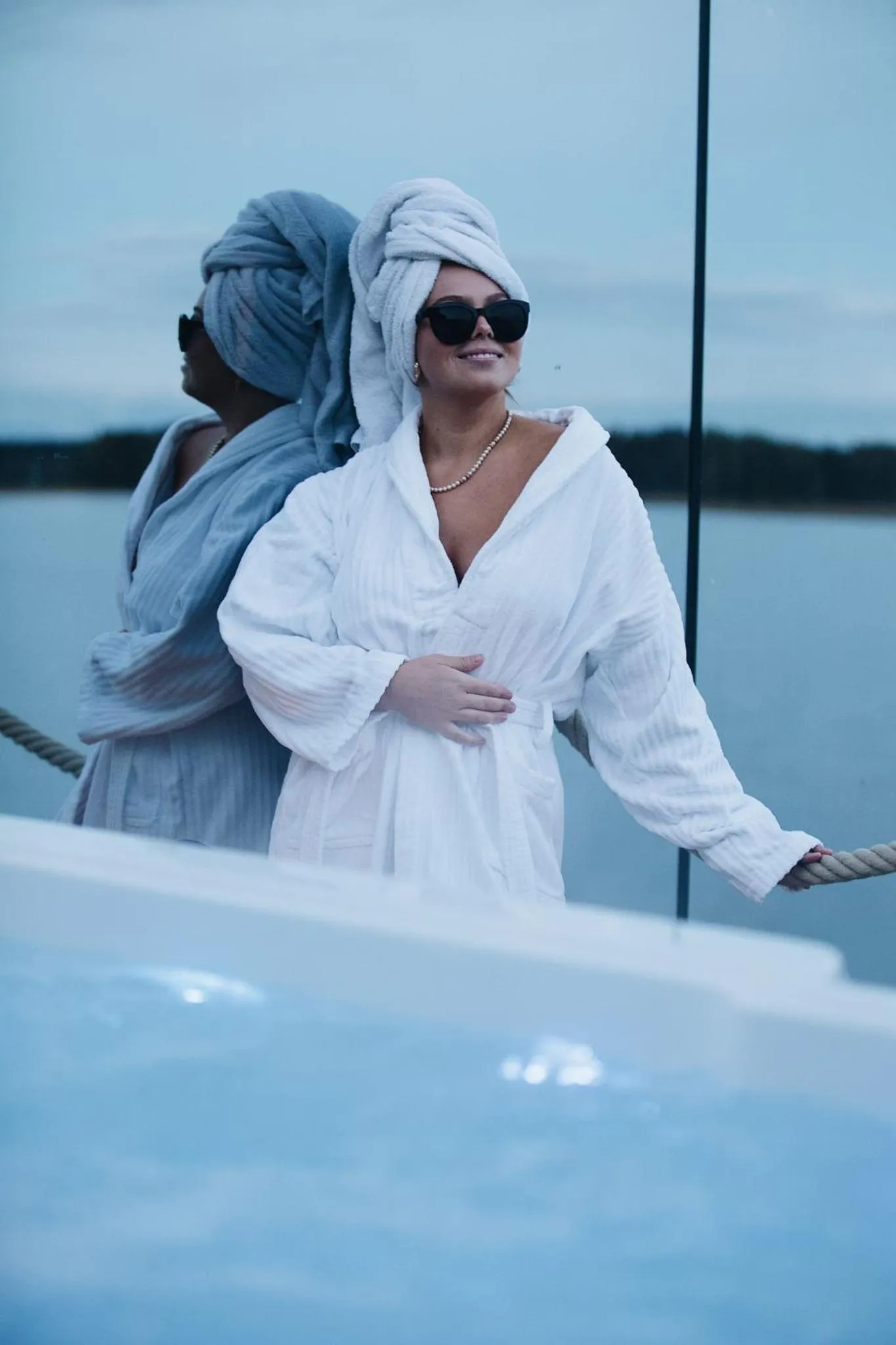 Hot Tub in Lake Hotel Lehmonkärki - Haasi Mirror Houses