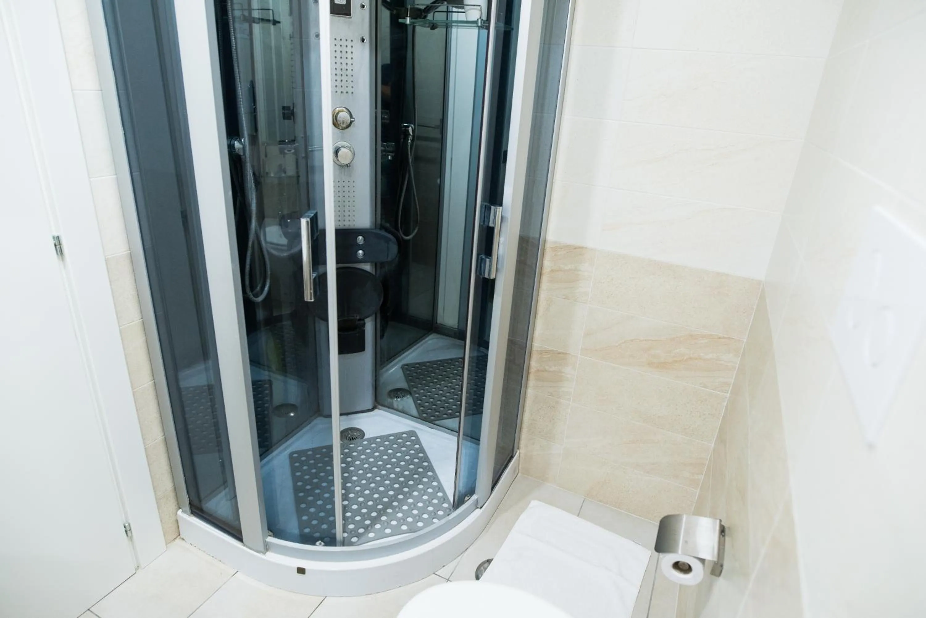 Shower in Le Stanze del Principe