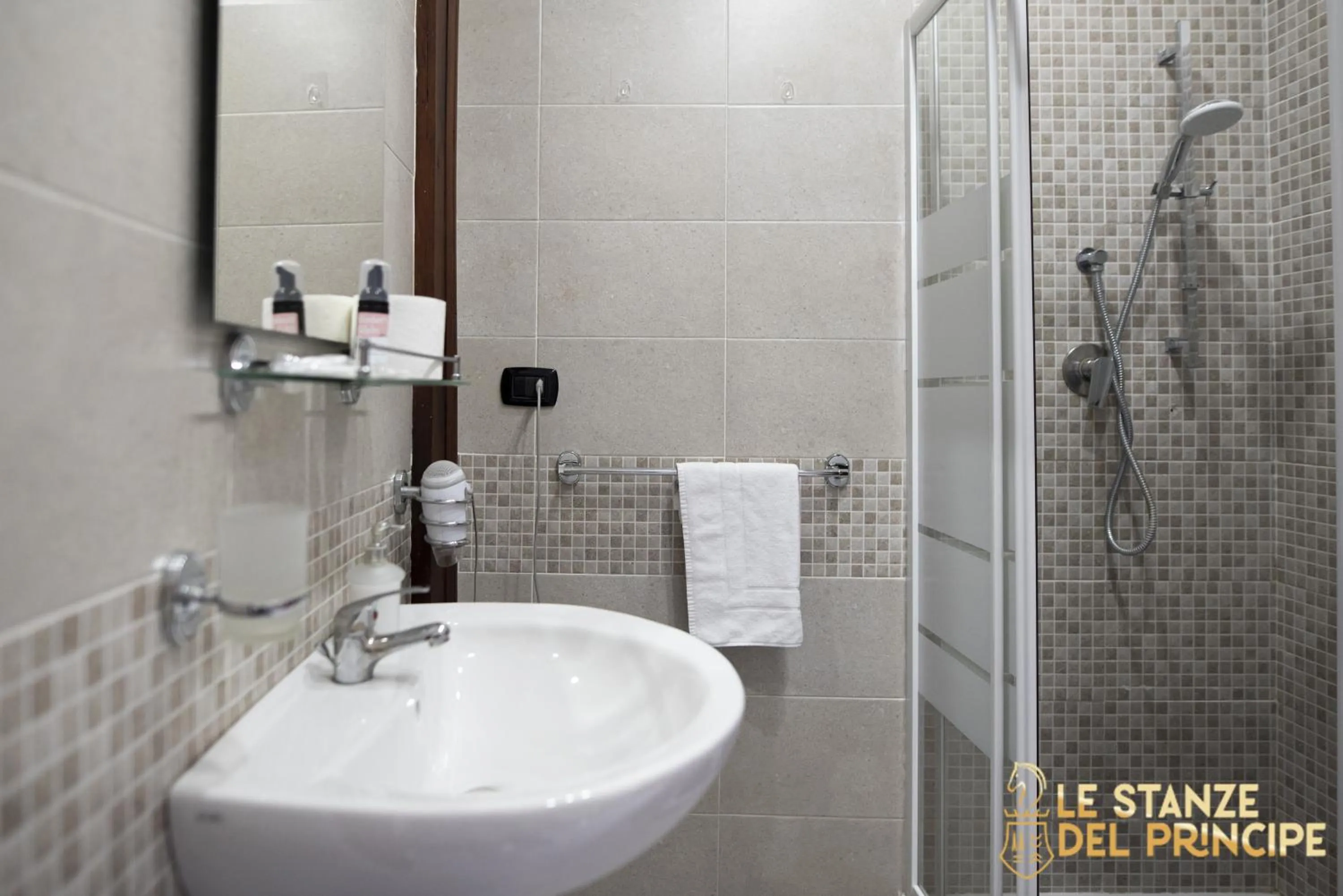 Shower in Le Stanze del Principe