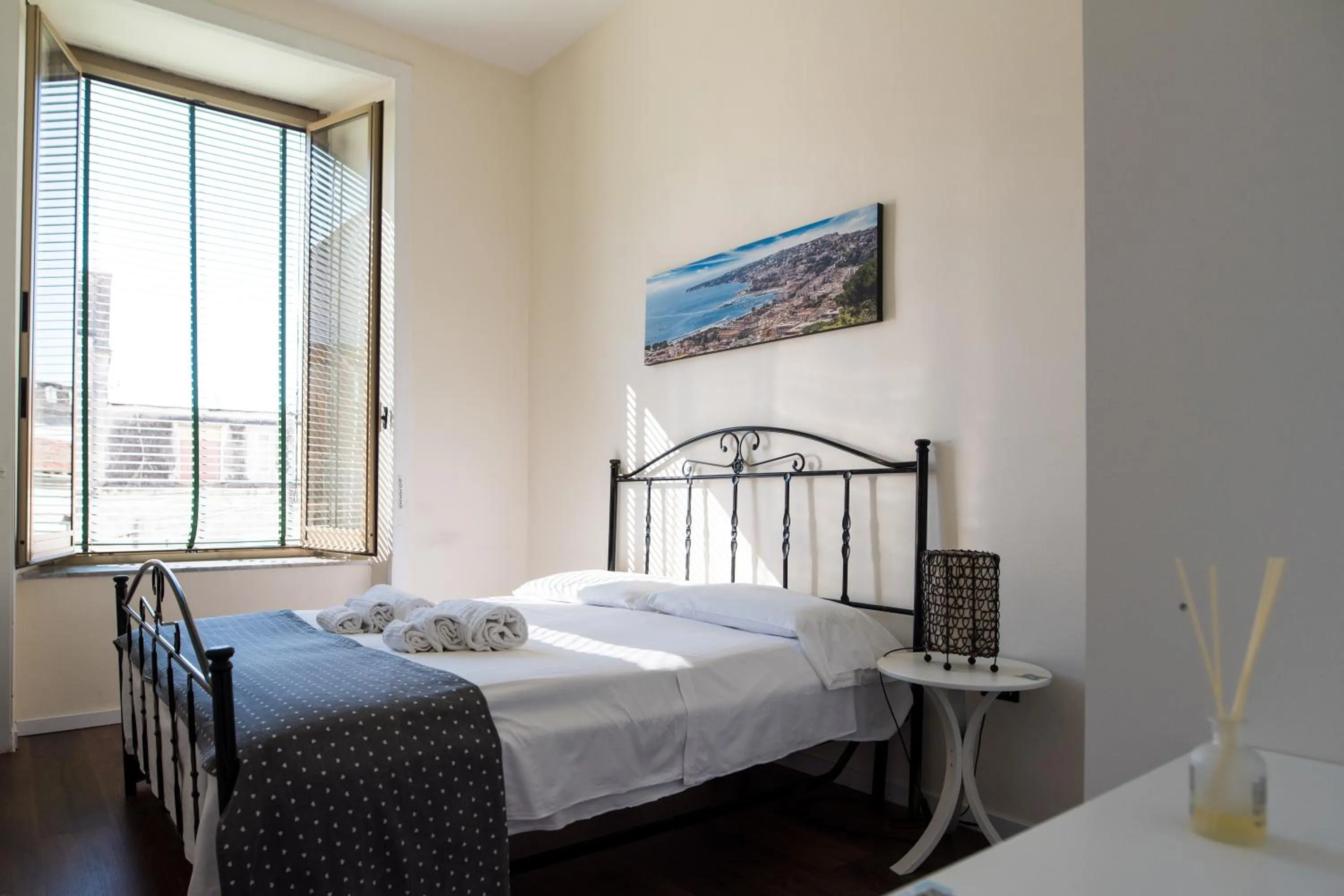 View (from property/room), Bed in Le Stanze del Principe