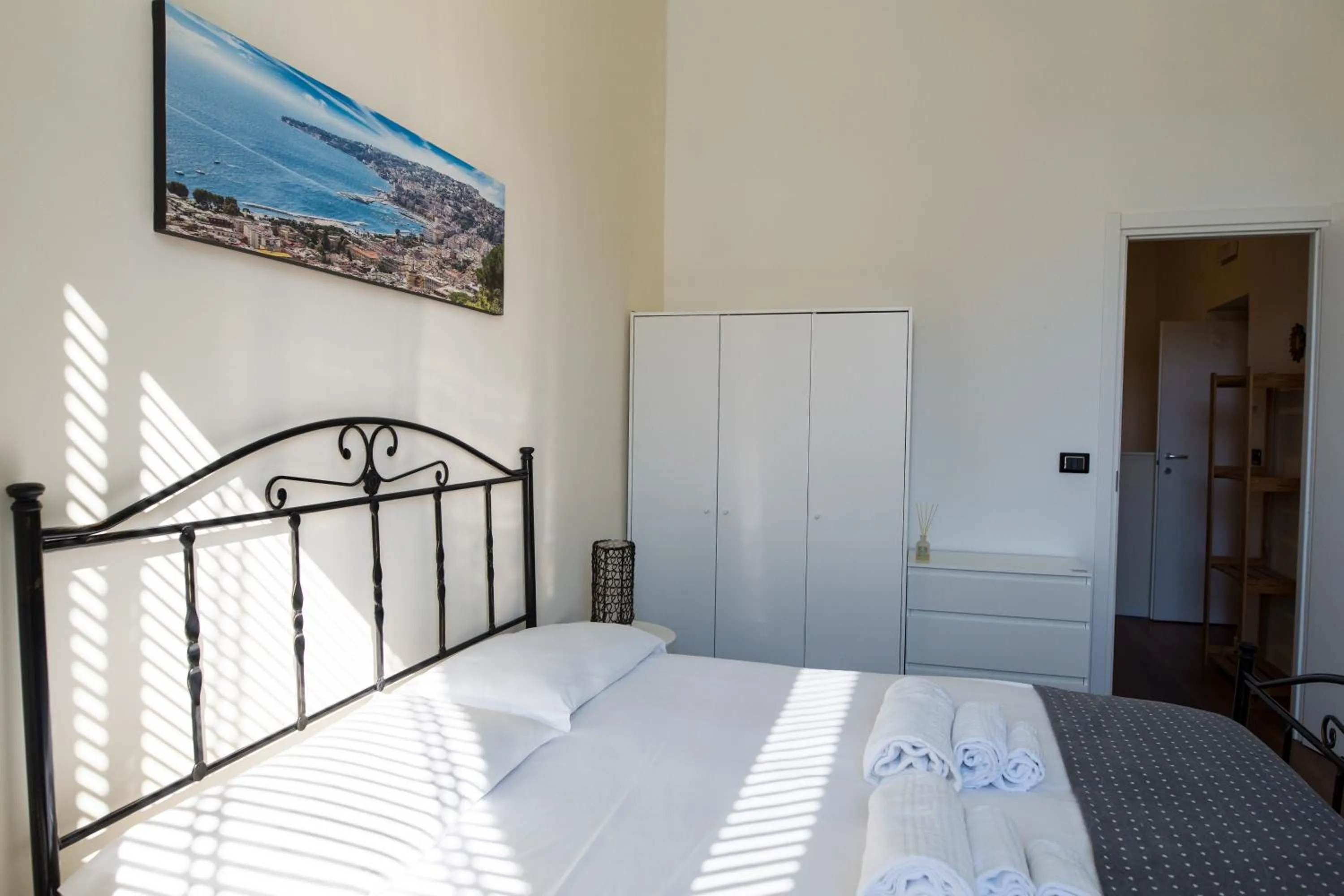 View (from property/room), Bed in Le Stanze del Principe