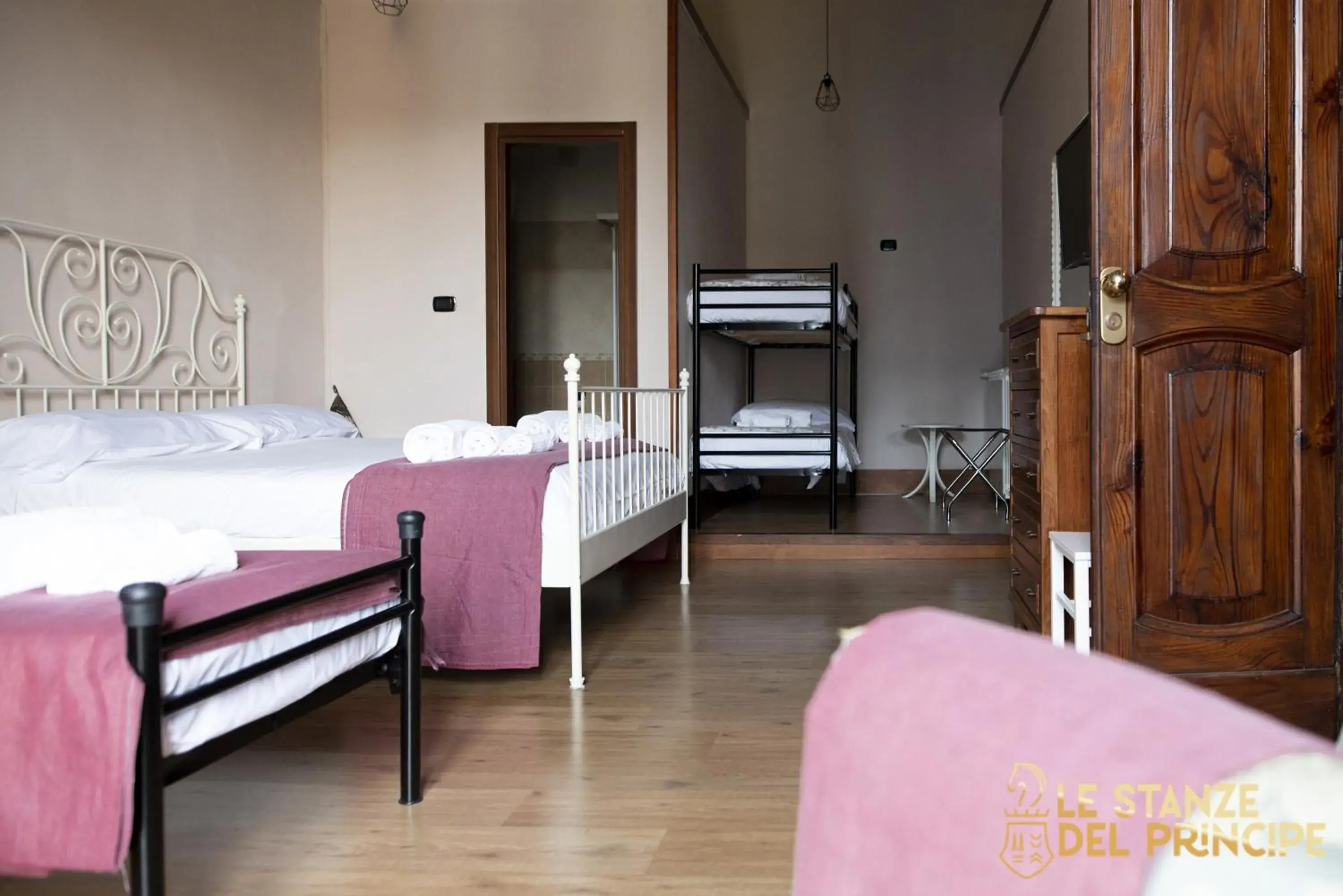 Family Room with Private Bathroom in Le Stanze del Principe Family Room with Private Bathroom in Le Stanze del Principe